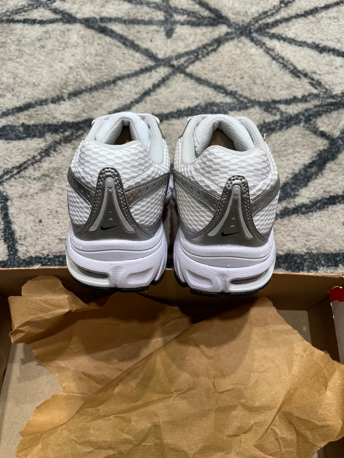 Nike Air Max Moto 2k White