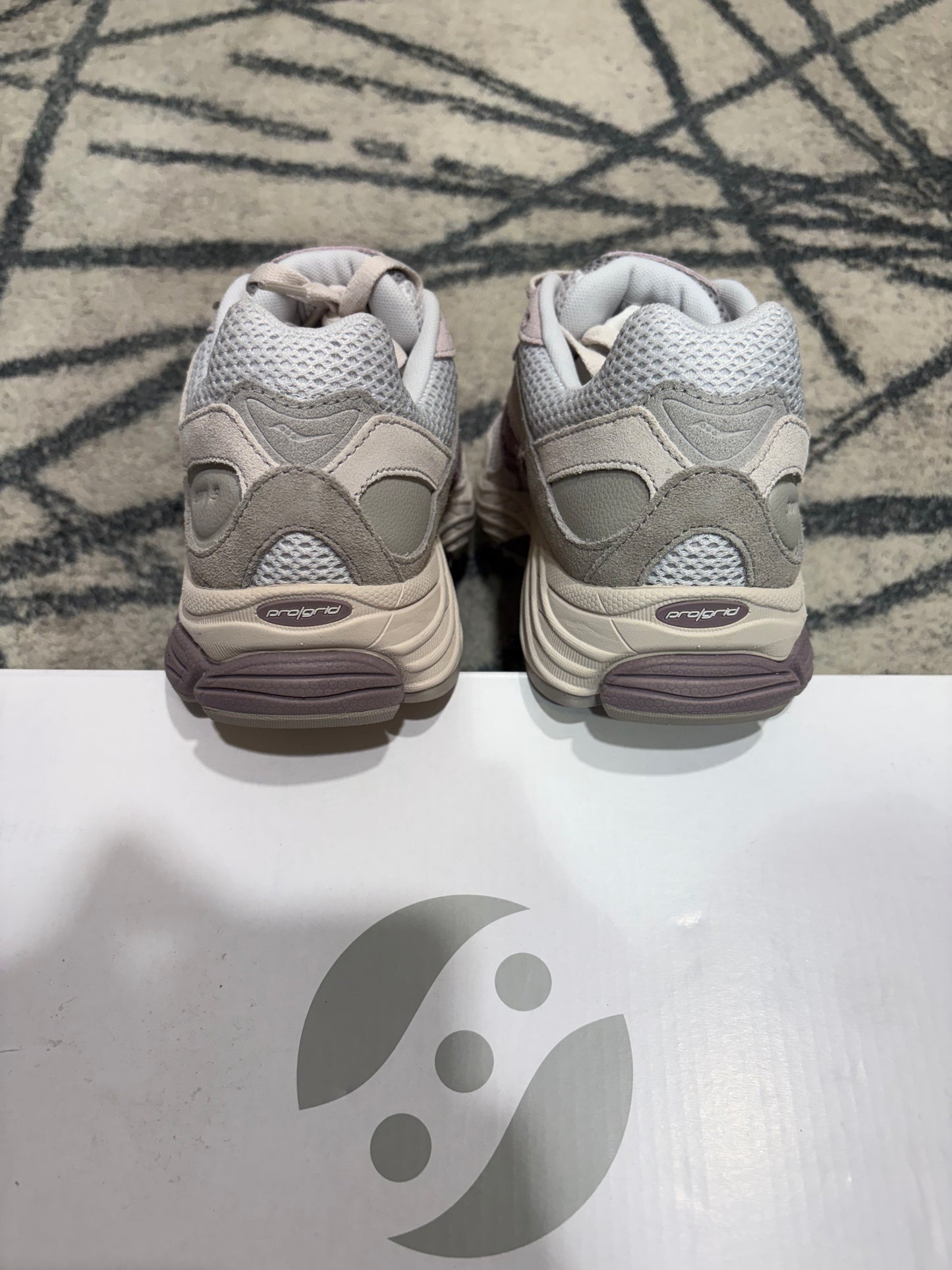 Saucony Progrid Omni 9 Lila Strawberry