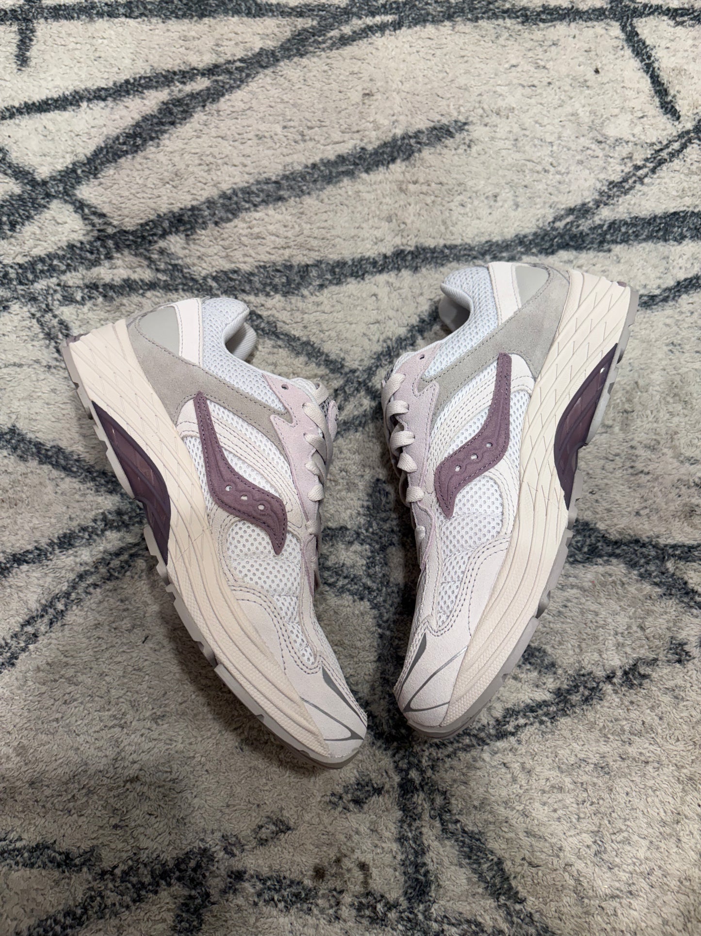 Saucony Progrid Omni 9 Lila Strawberry