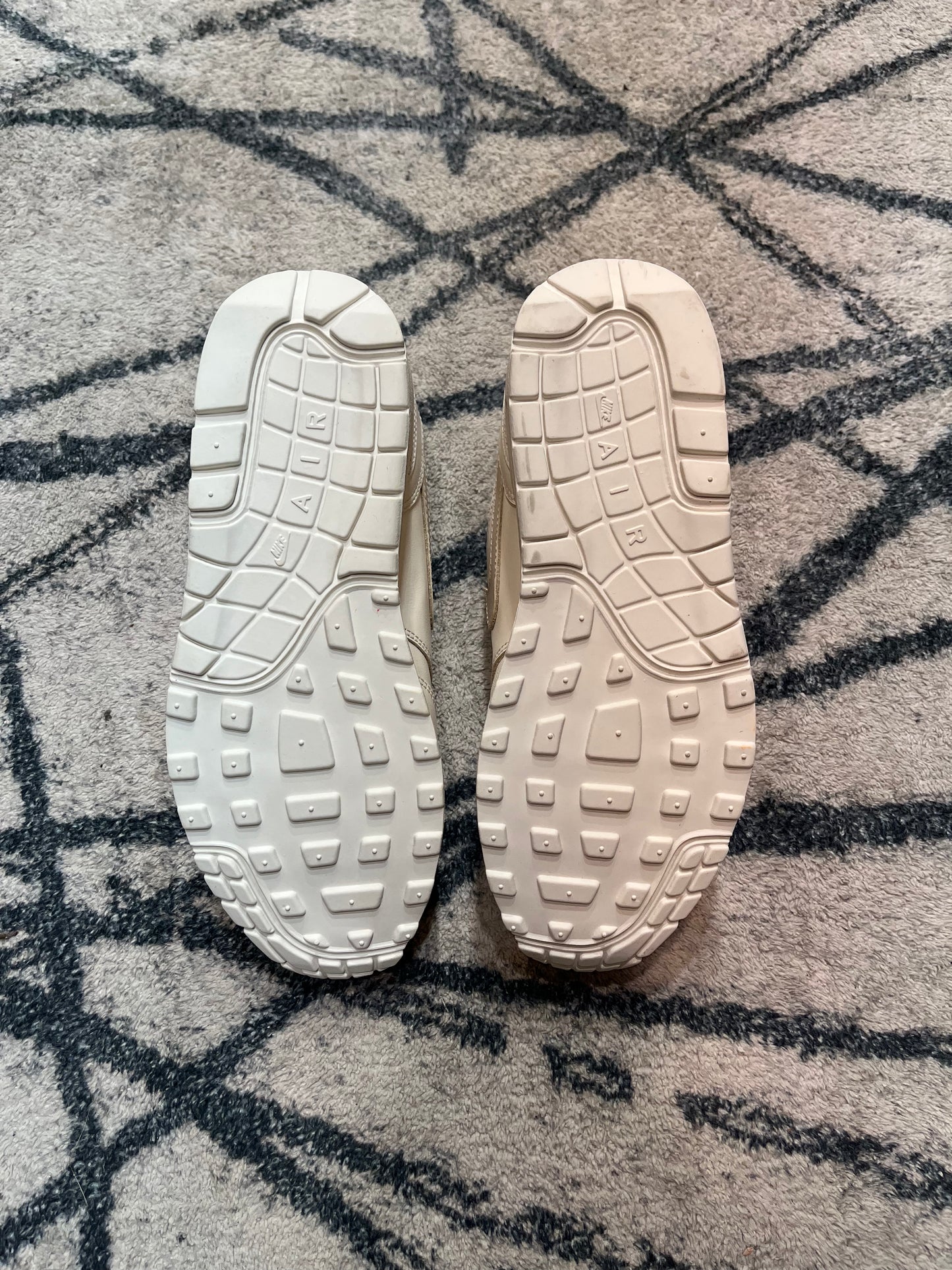 Nike Air Max 1 By You Beige