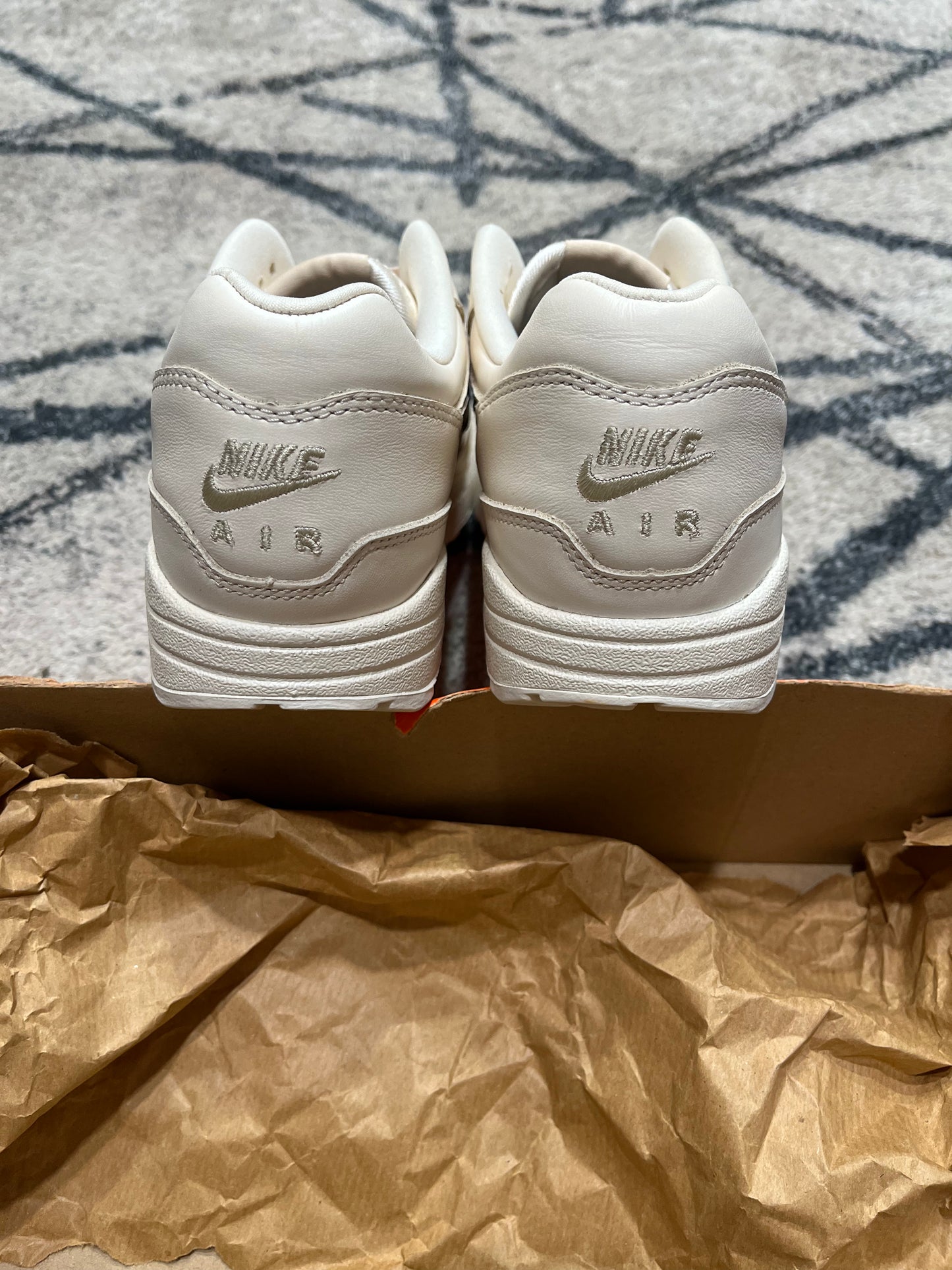Nike Air Max 1 By You Beige