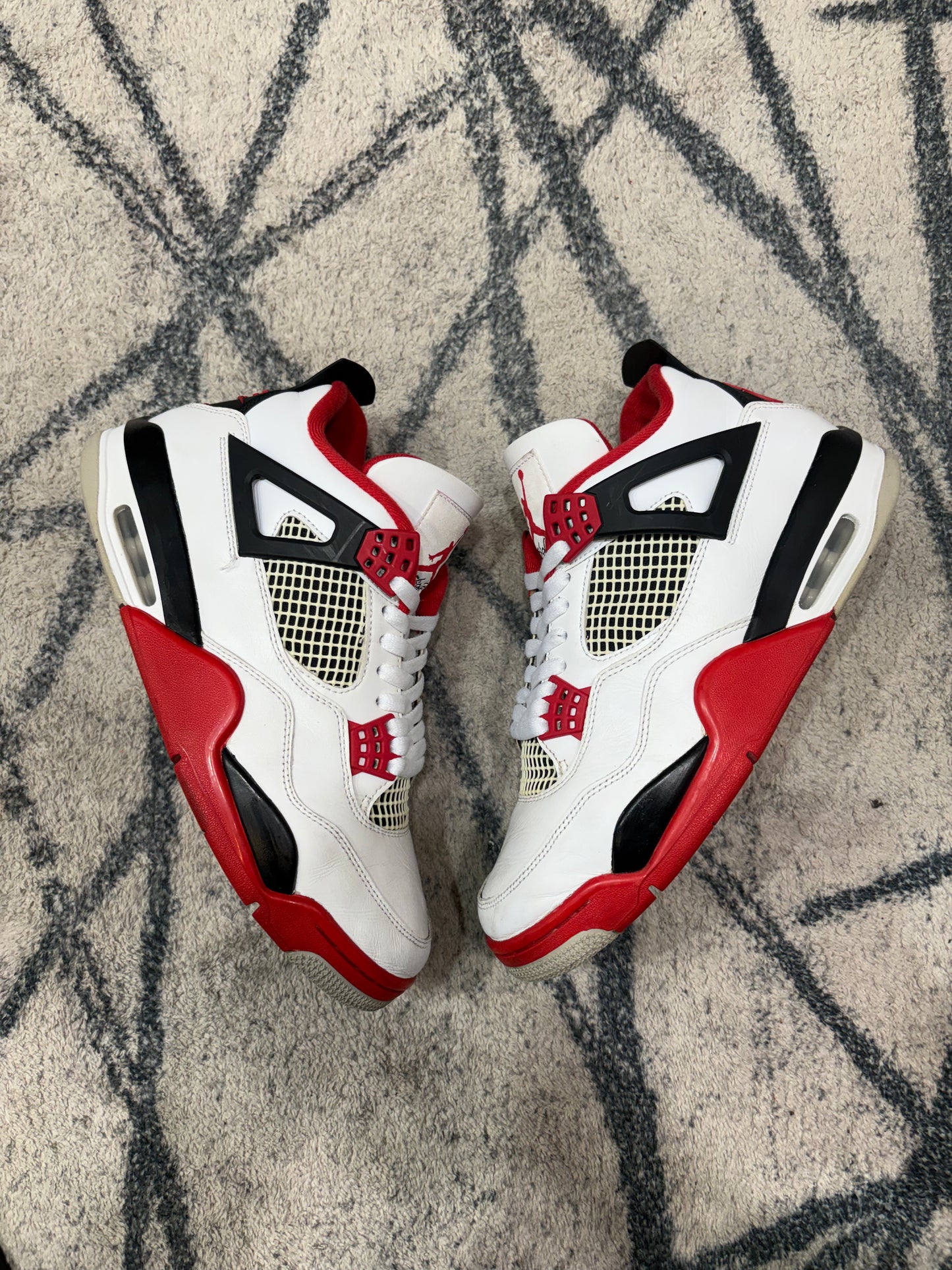 Air Jordan 4 Fire Red