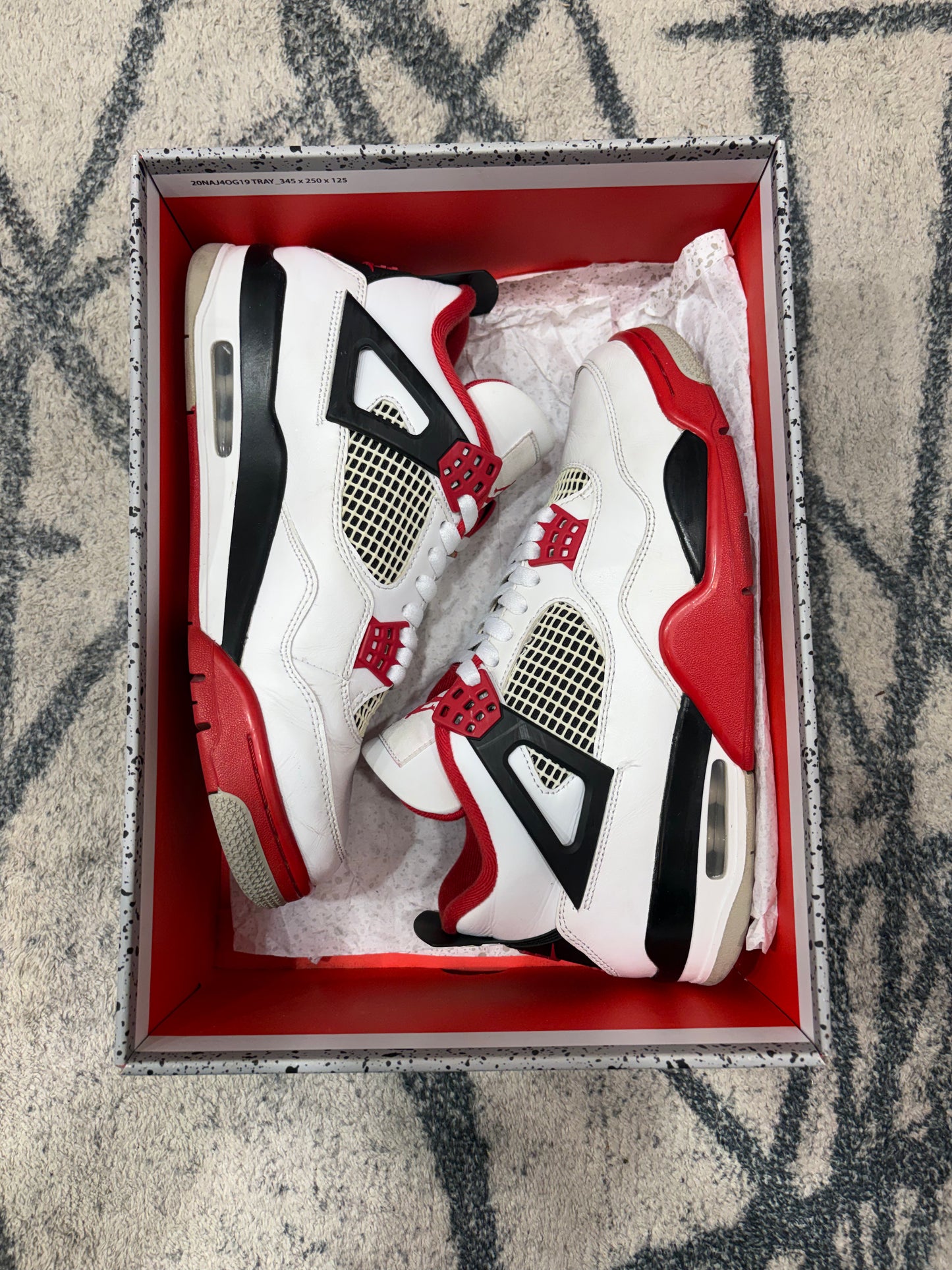 Air Jordan 4 Fire Red