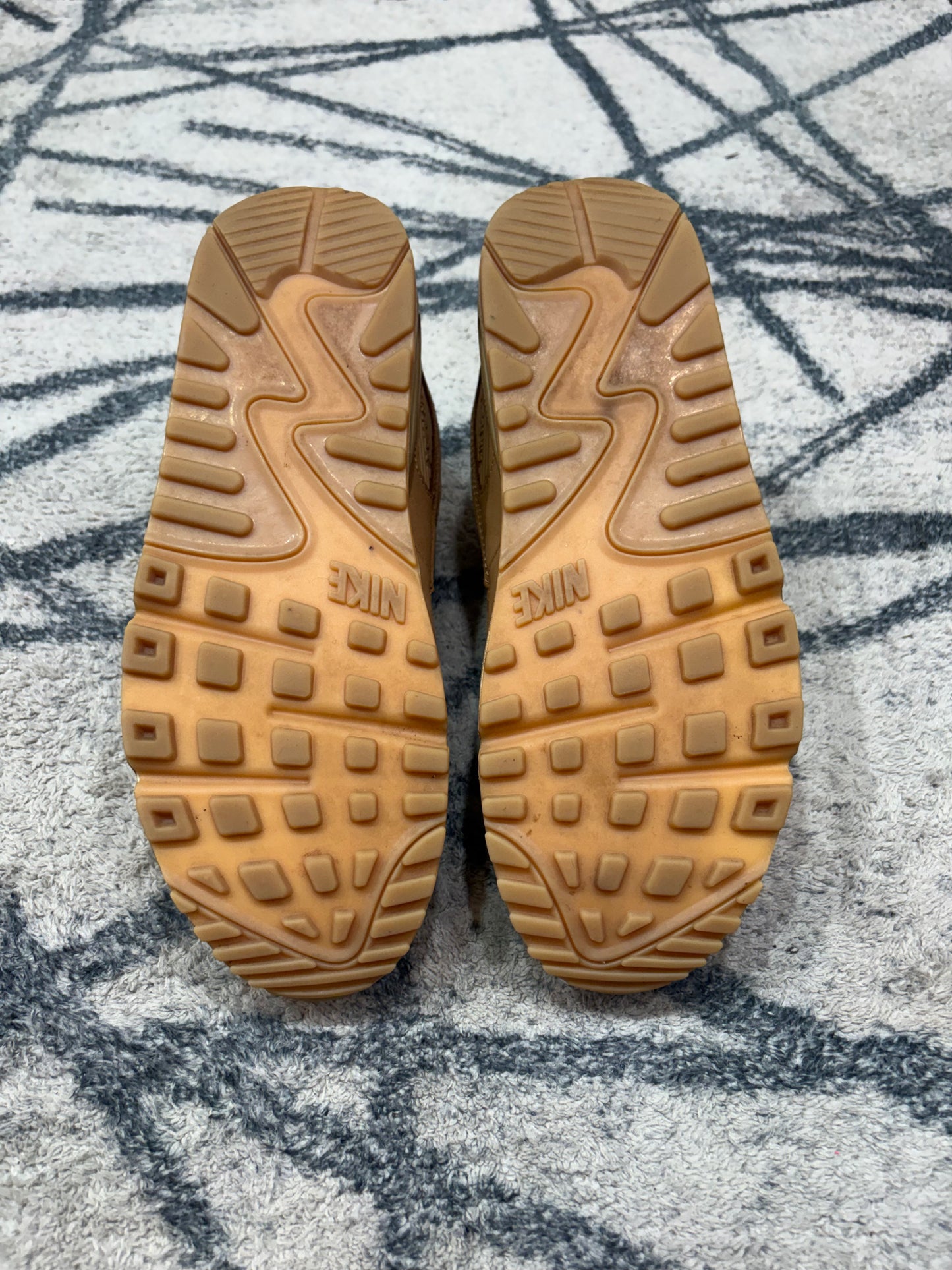Nike Air Max 90 Wheat Gum