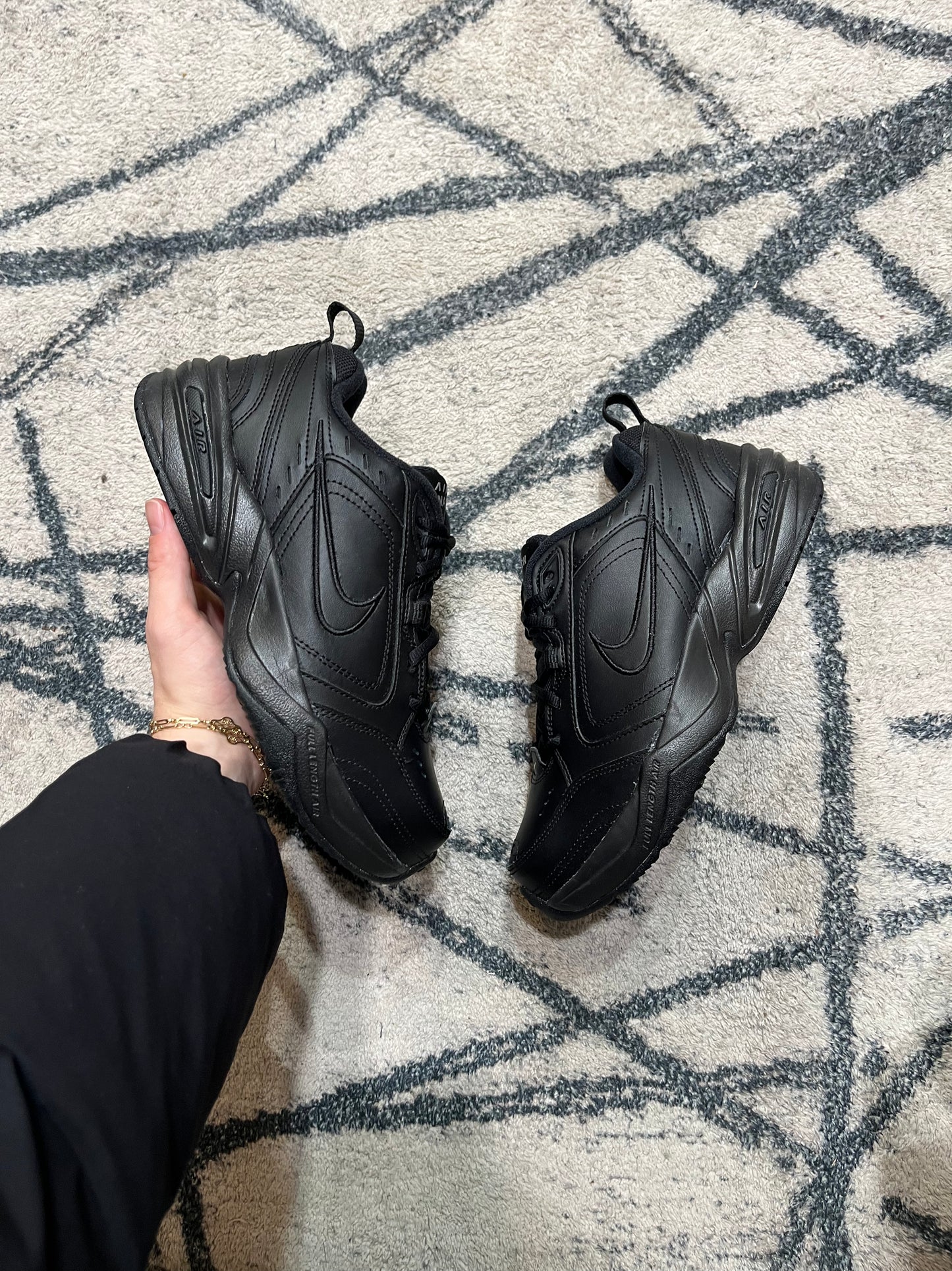 Nike Air Monarch Black