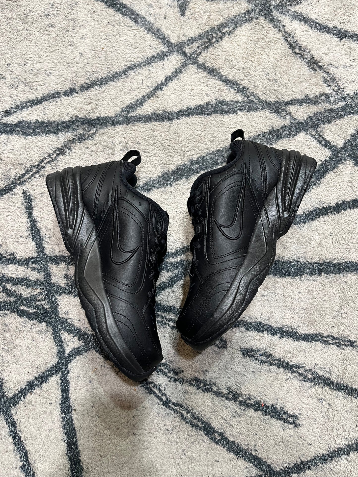 Nike Air Monarch Black