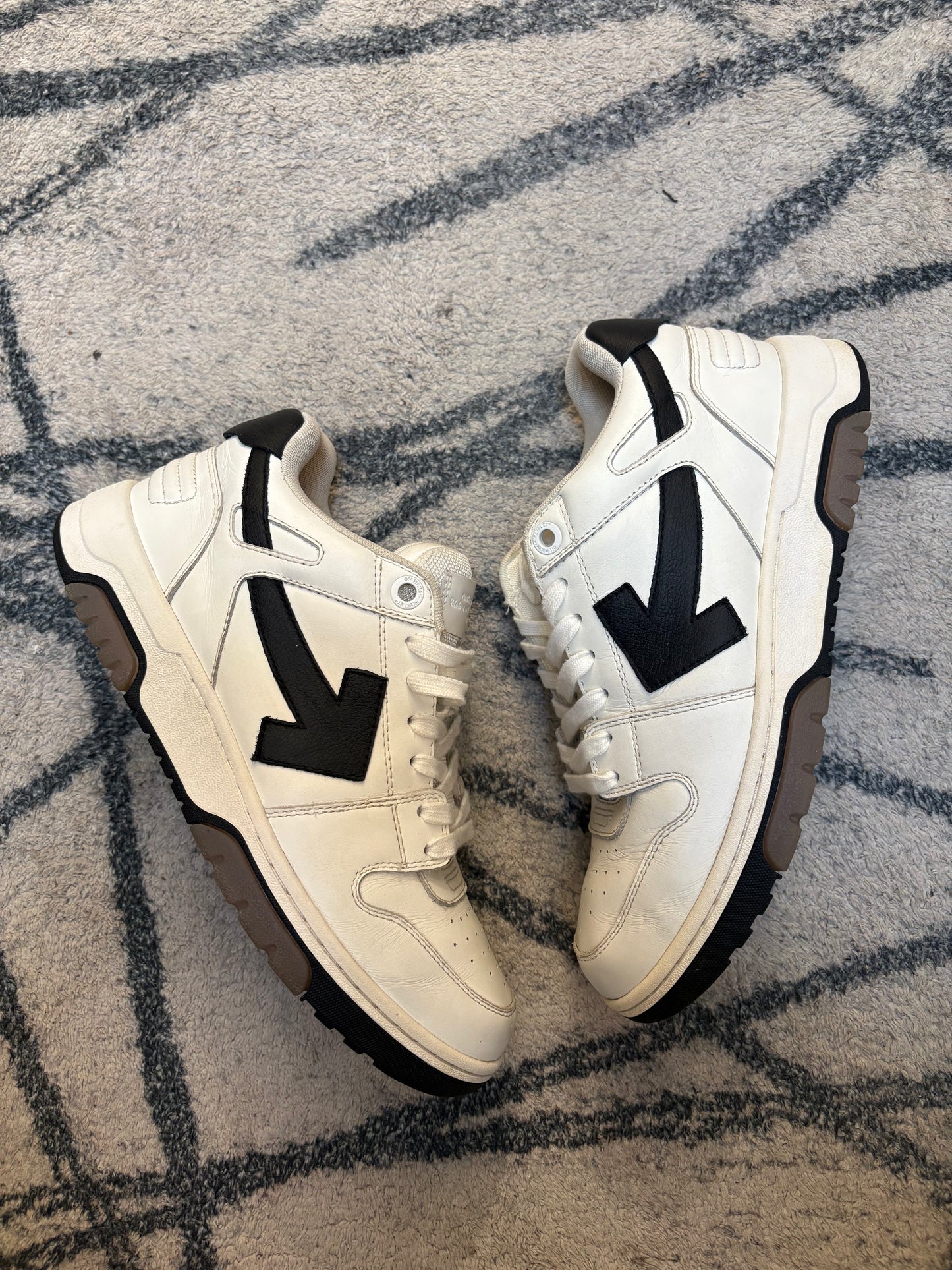 Off White OOO White Black
