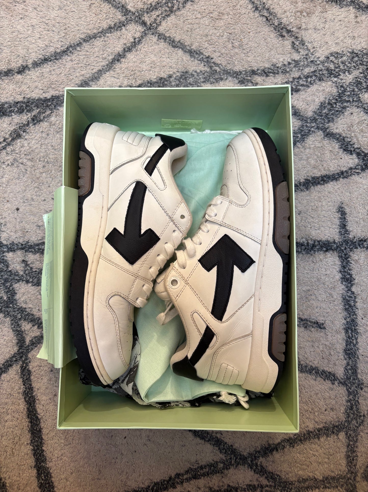 Off White OOO White Black