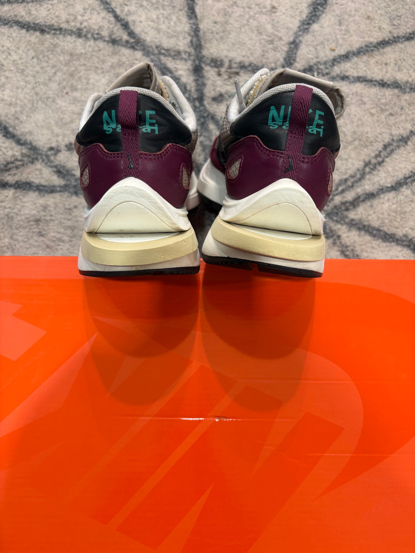 Nike Sacai Vaporwaffle Vilain Red