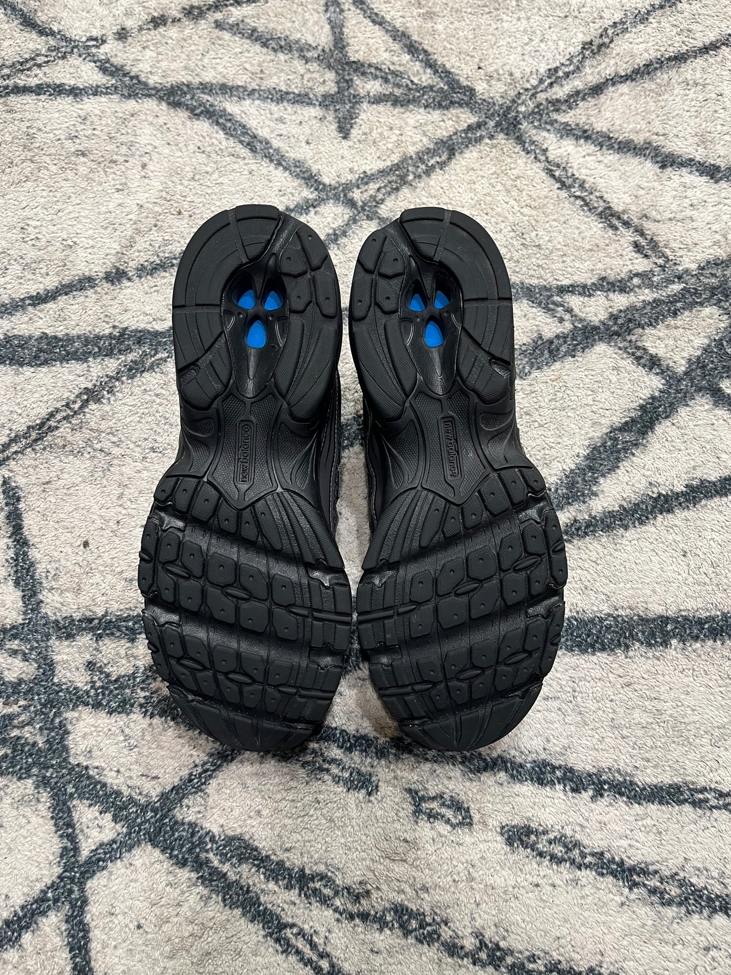 New Balance 740 Black