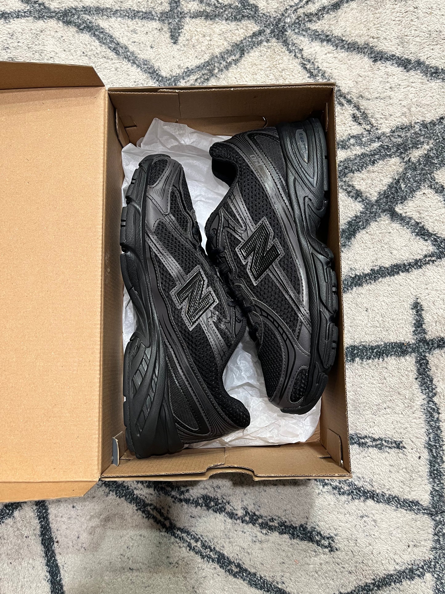 New Balance 740 Black