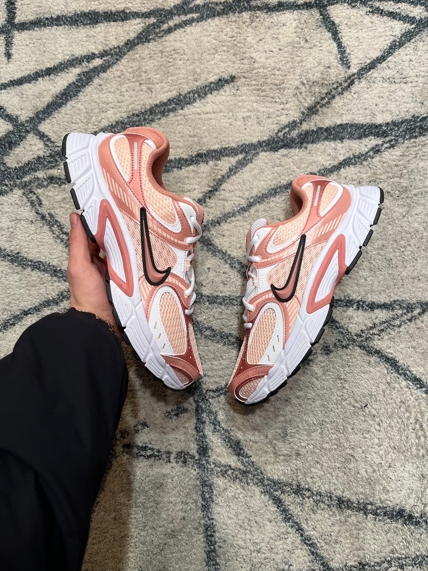 Nike V5 RNR Coral Pink