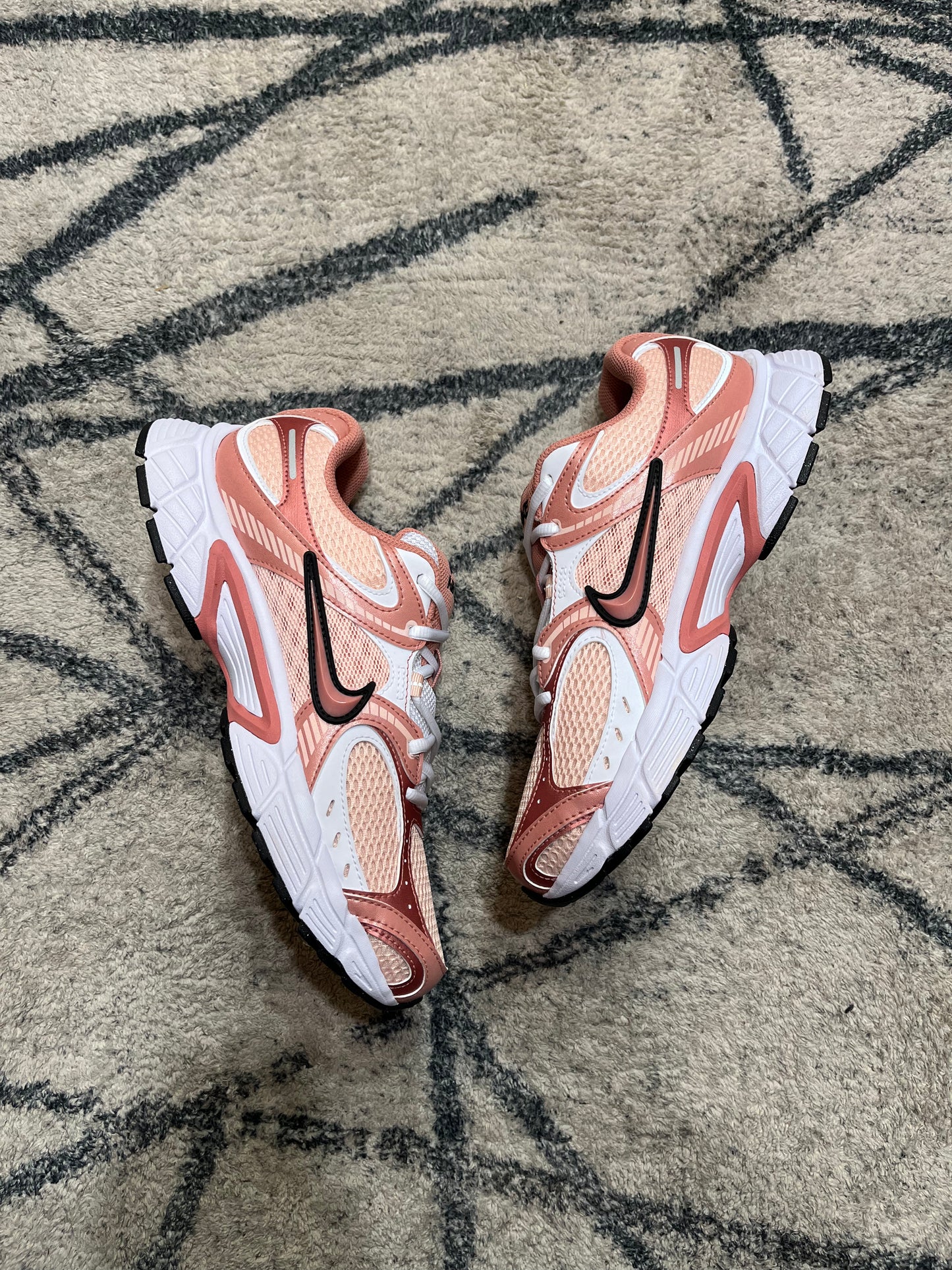 Nike V5 RNR Coral Pink