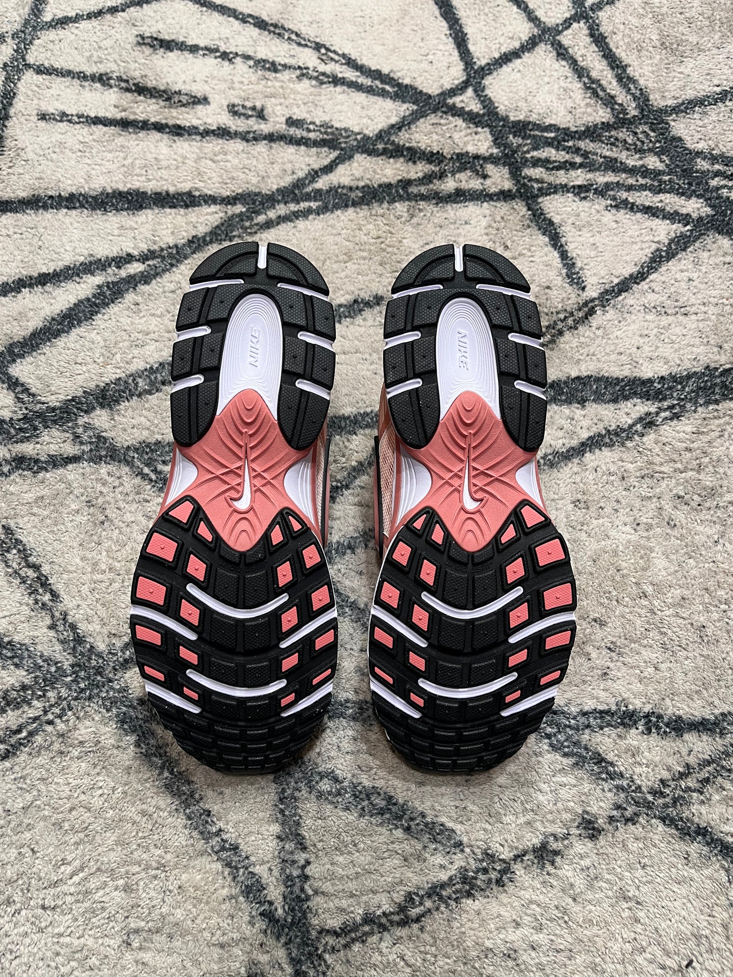 Nike V5 RNR Coral Pink