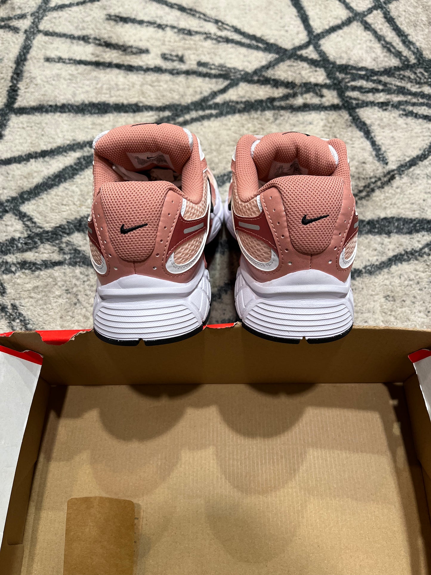 Nike V5 RNR Coral Pink