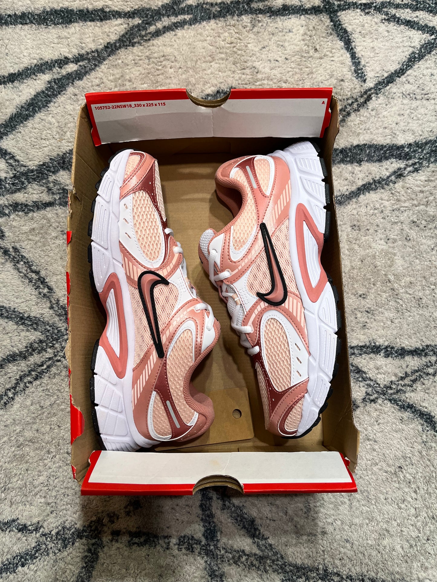 Nike V5 RNR Coral Pink