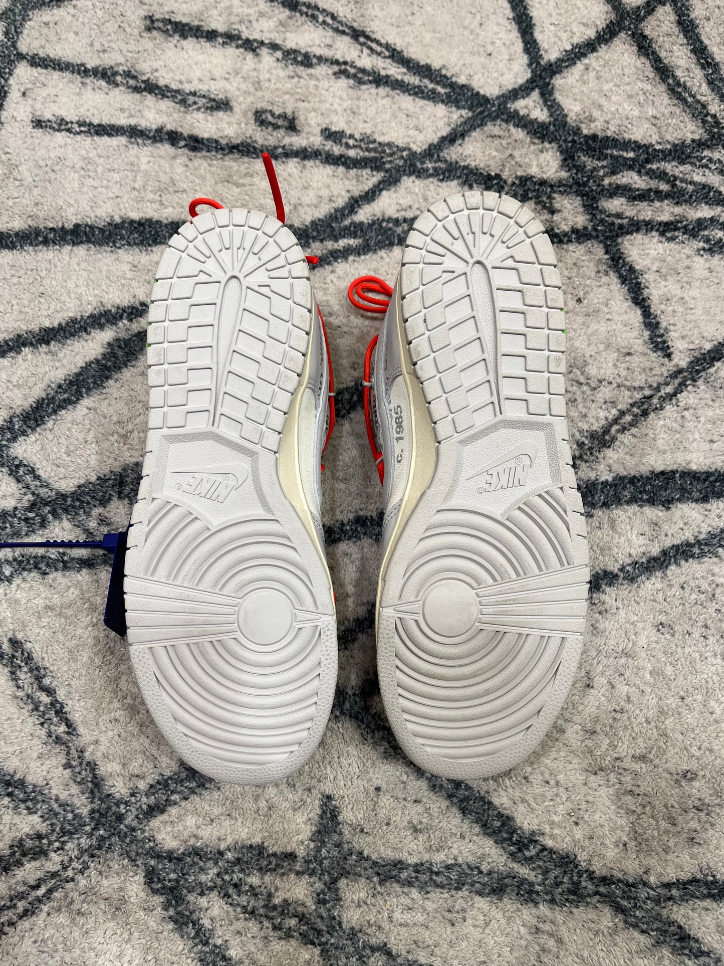 Nike Dunk Off White Lot 23