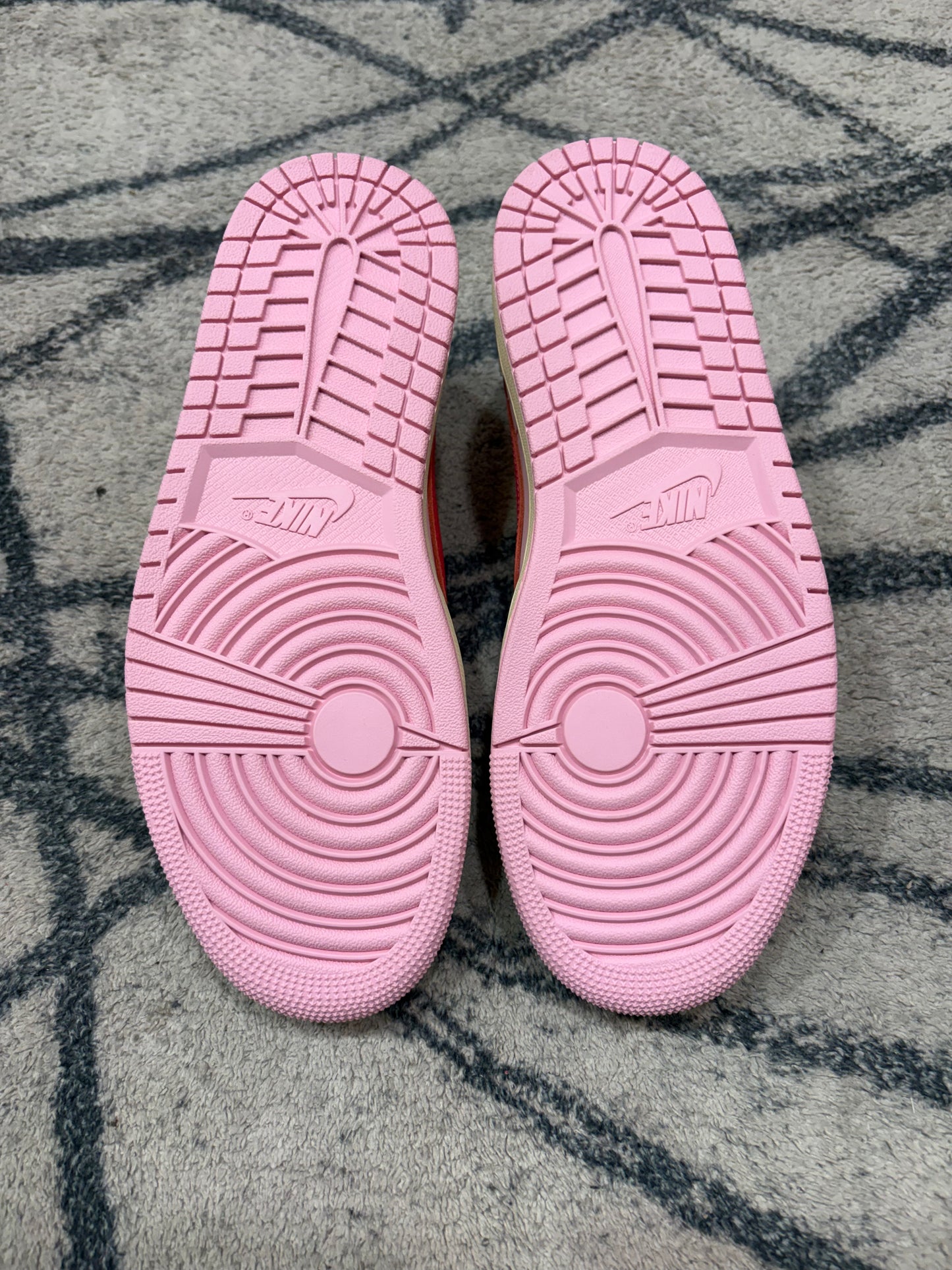 Air Jordan 1 Travis Scott Tropical Twist