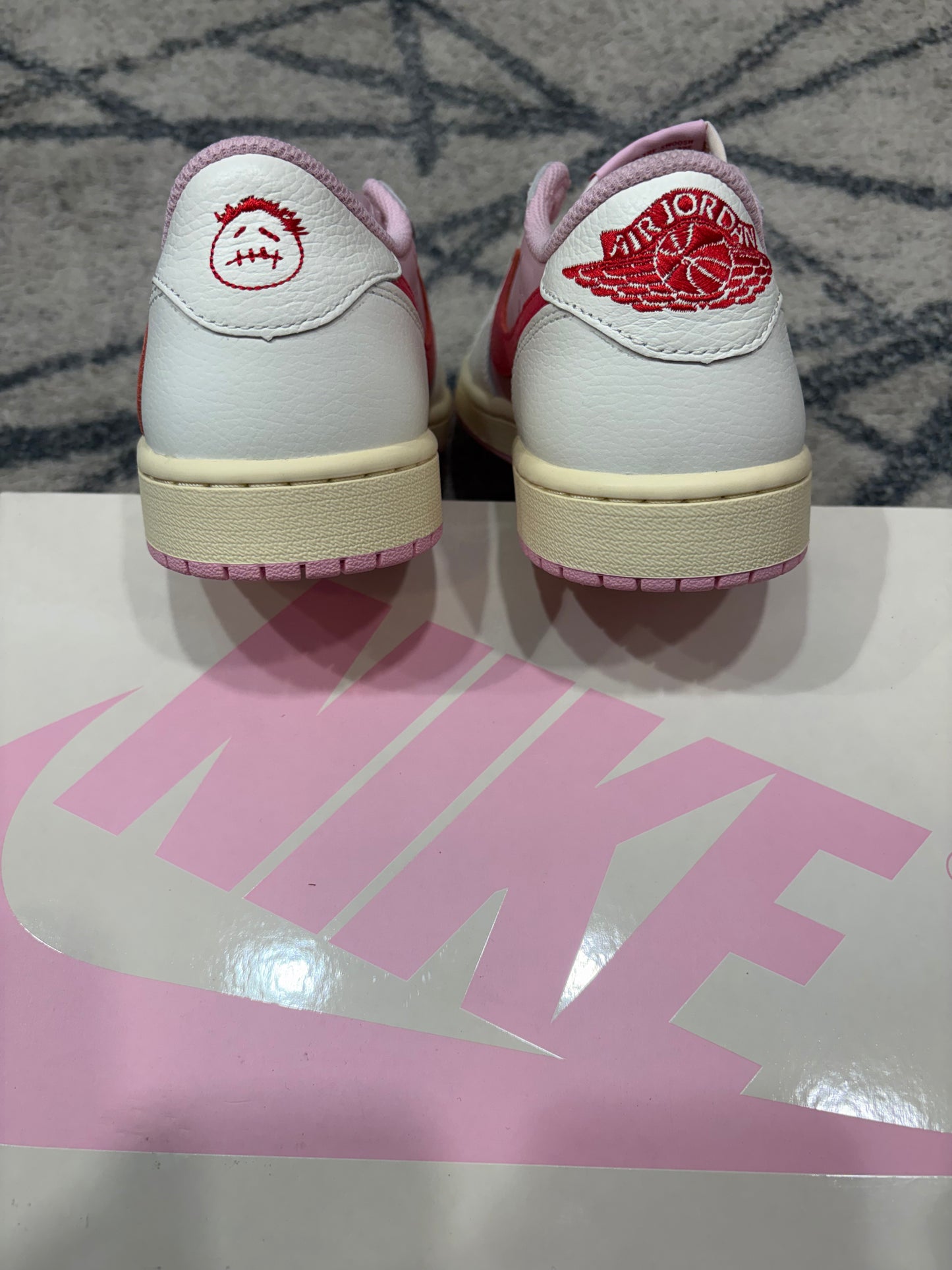 Air Jordan 1 Travis Scott Tropical Twist
