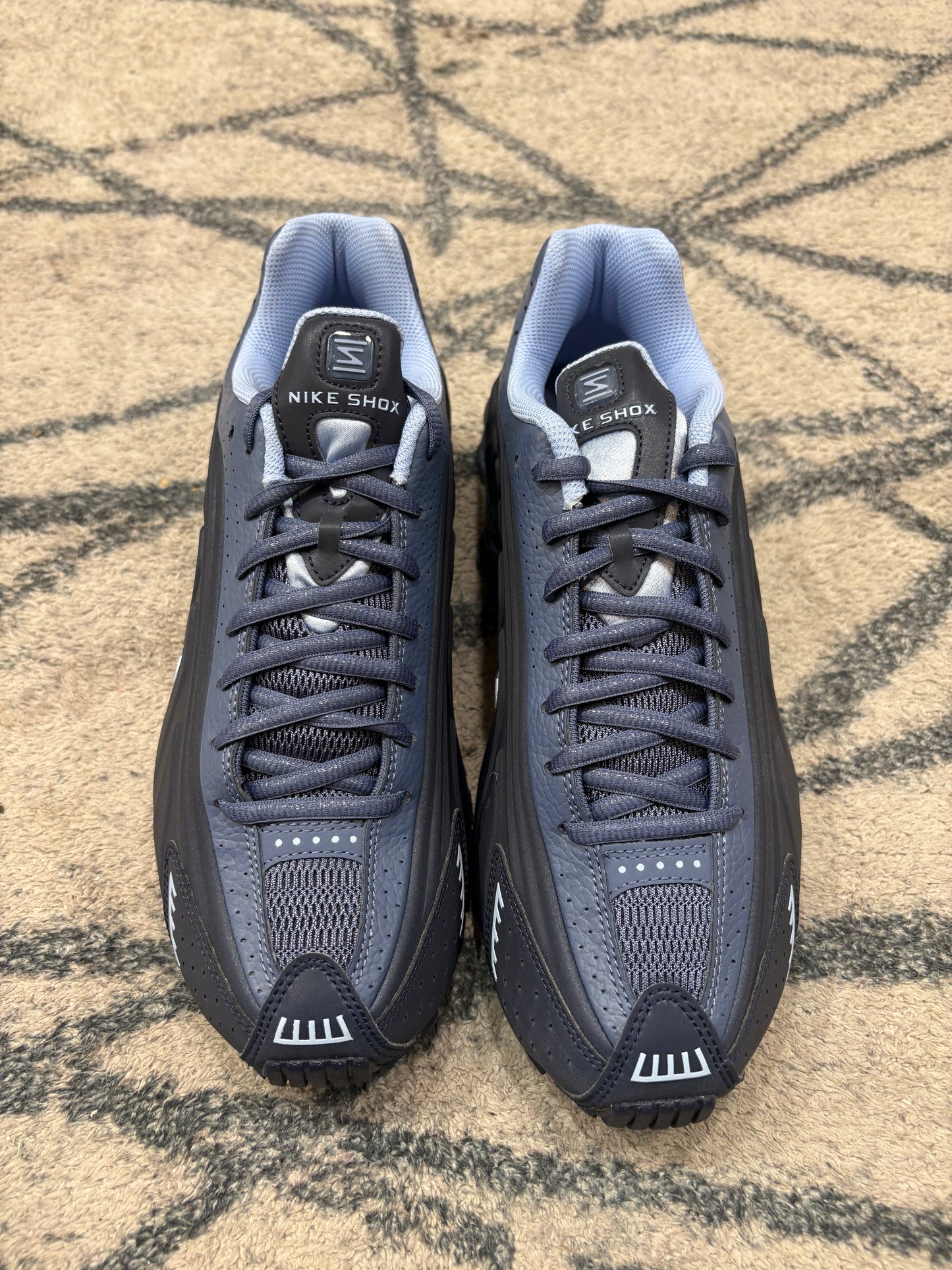 Nike Shox R4 Obsidian Aluminum