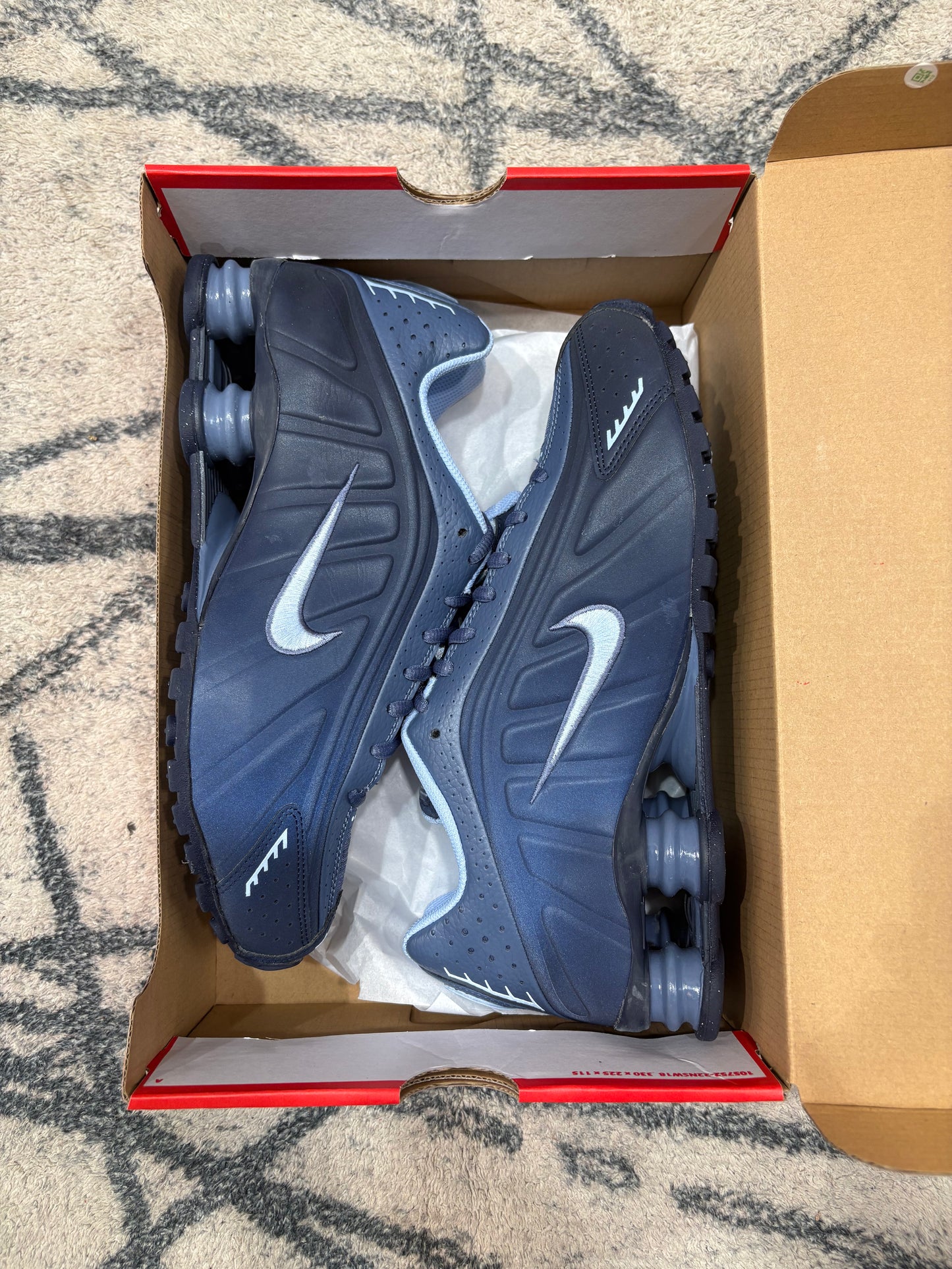 Nike Shox R4 Obsidian Aluminum