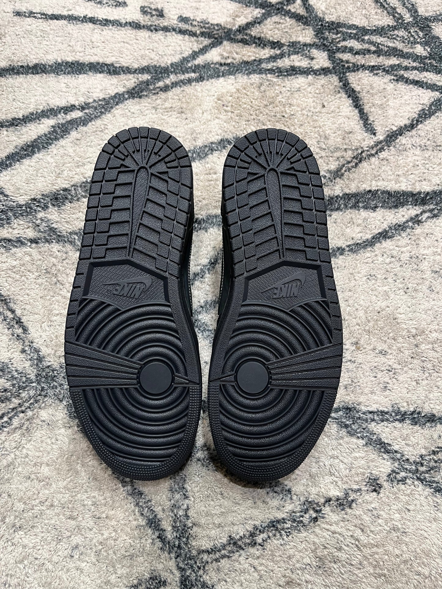 Air Jordan 1 Travis Scott Phantom