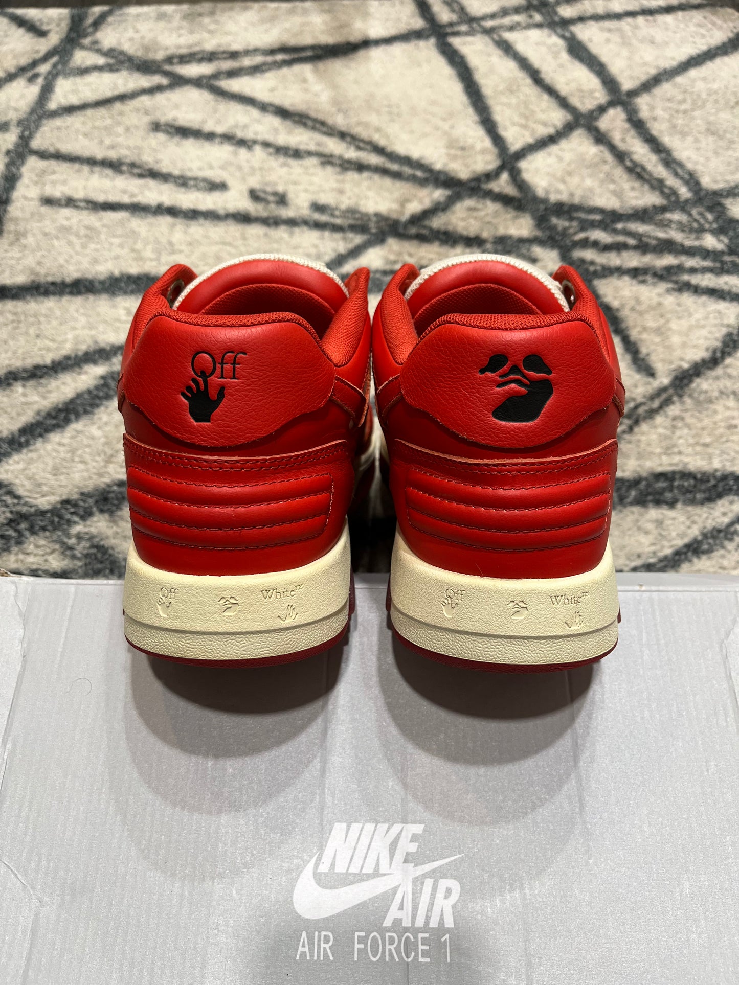 Off White Out Of Office Rouge