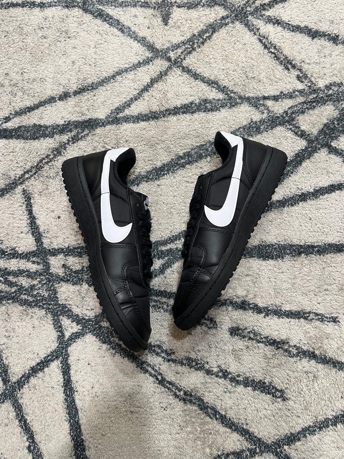 Nike Field Black