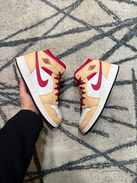 Air Jordan 1 Mid Curry Red