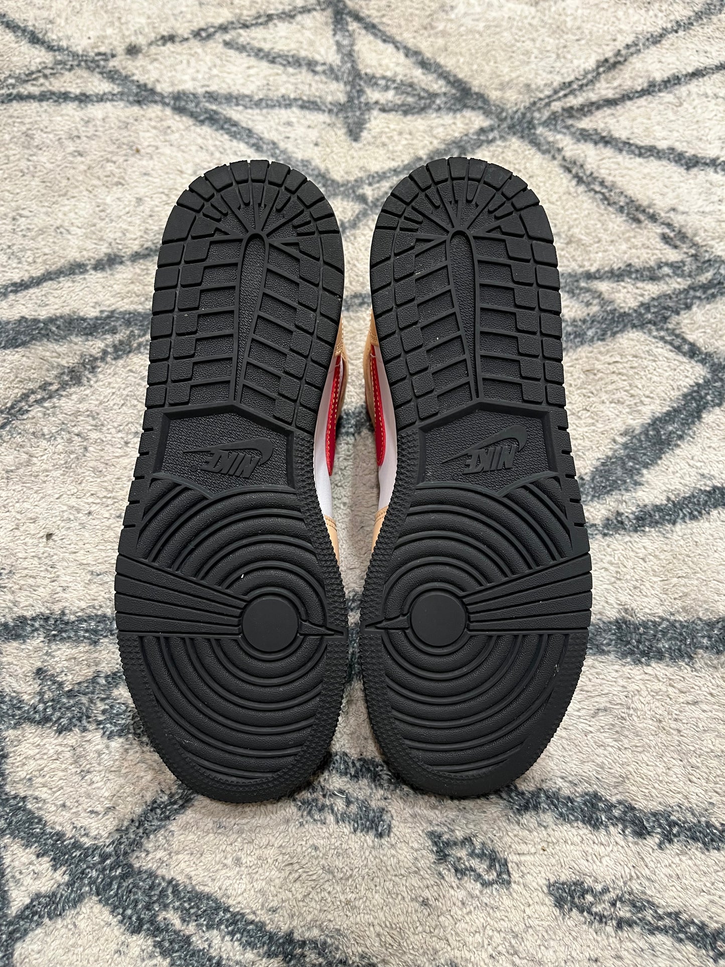 Air Jordan 1 Mid Curry Red