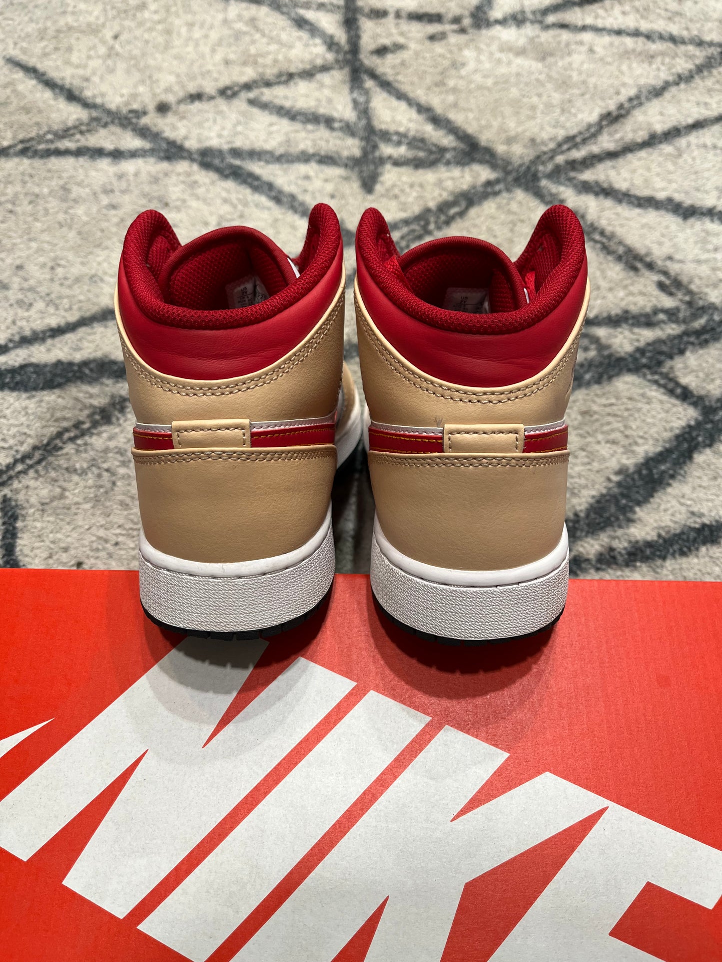 Air Jordan 1 Mid Curry Red