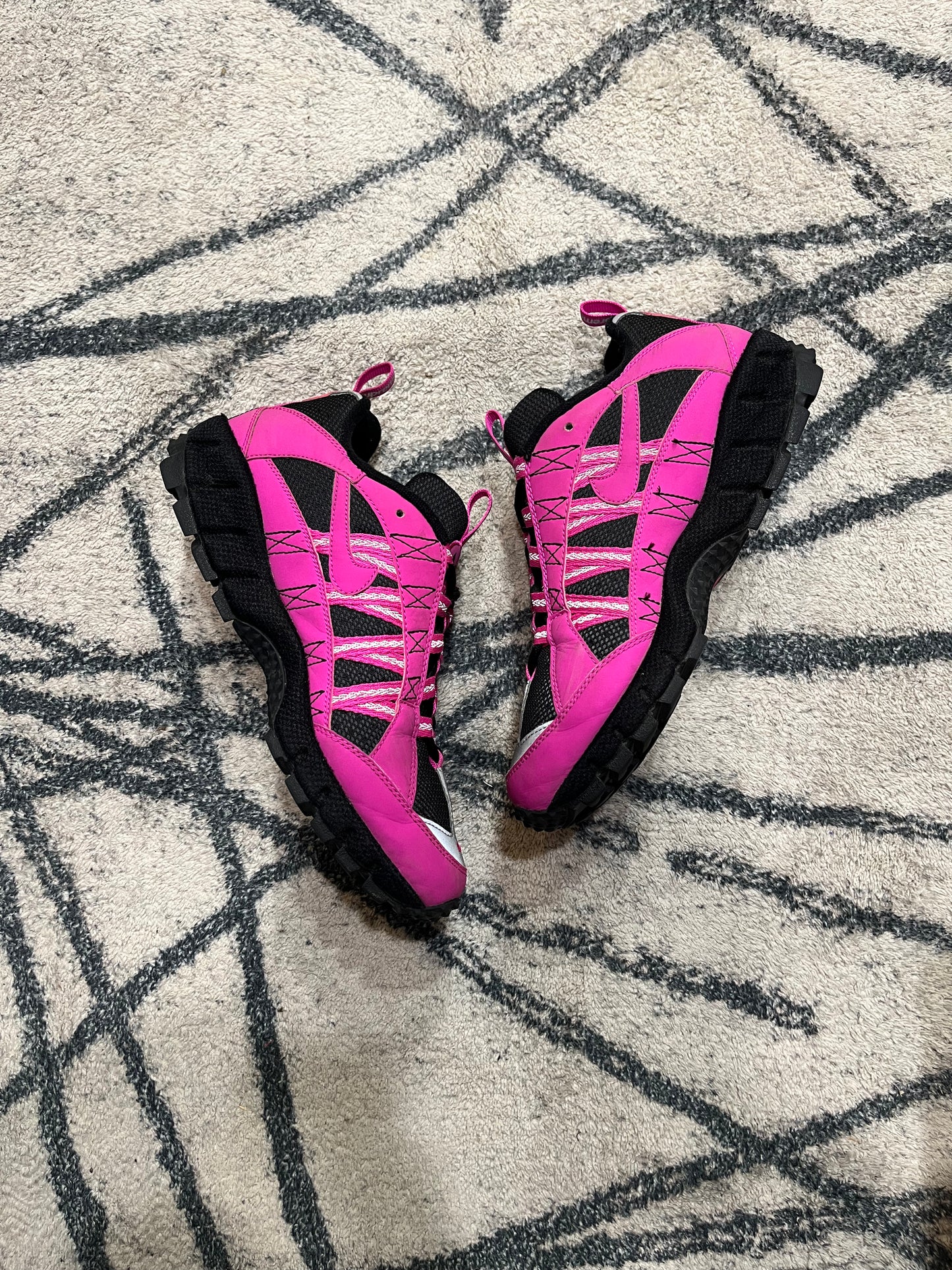 Nike Humara Supreme Pink