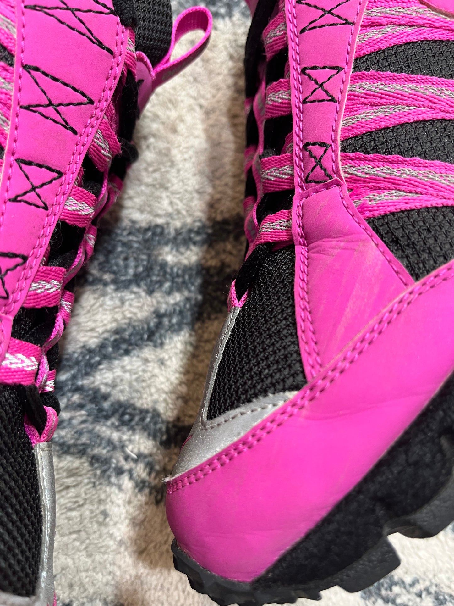 Nike Humara Supreme Pink