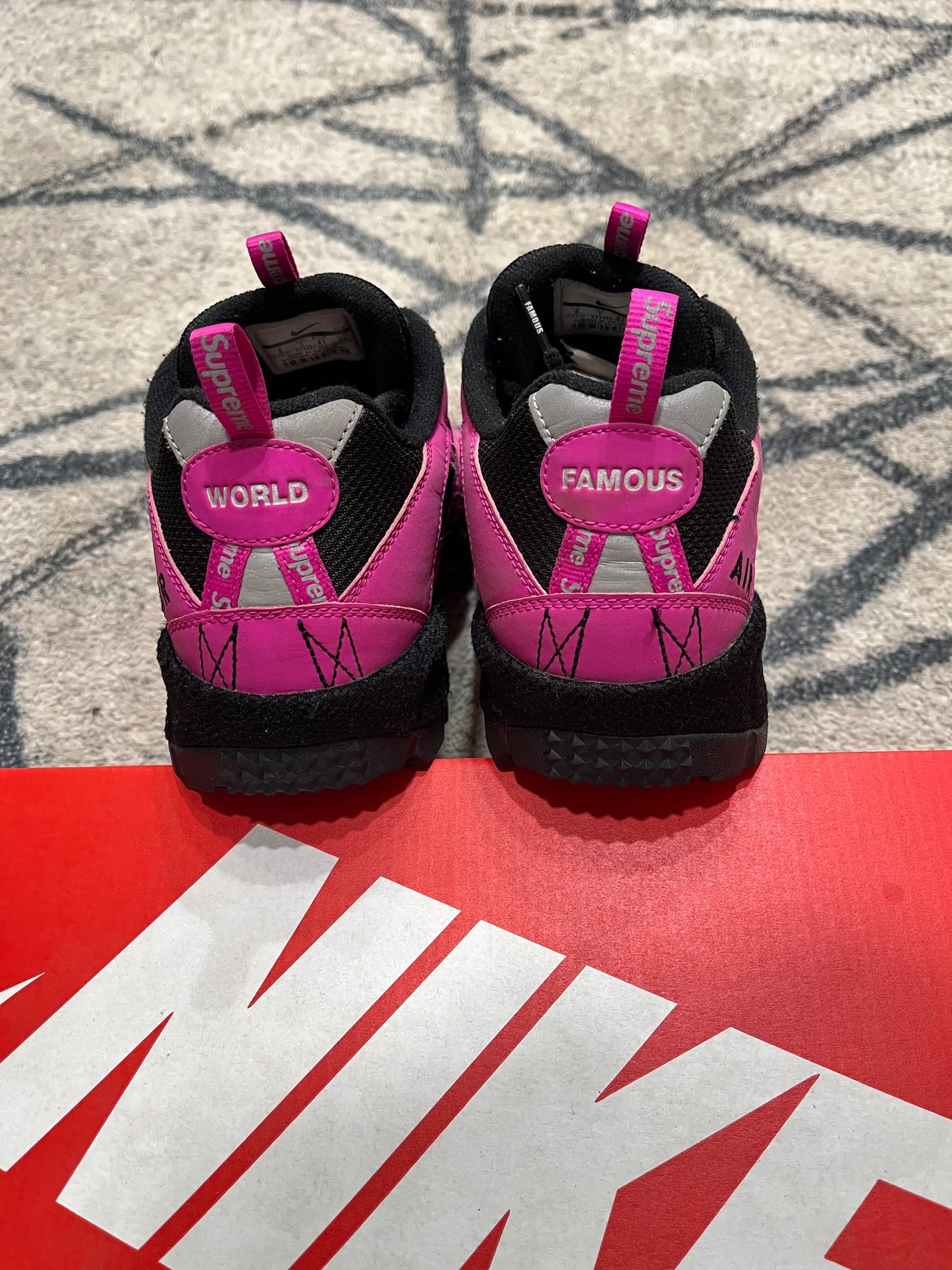 Nike Humara Supreme Pink