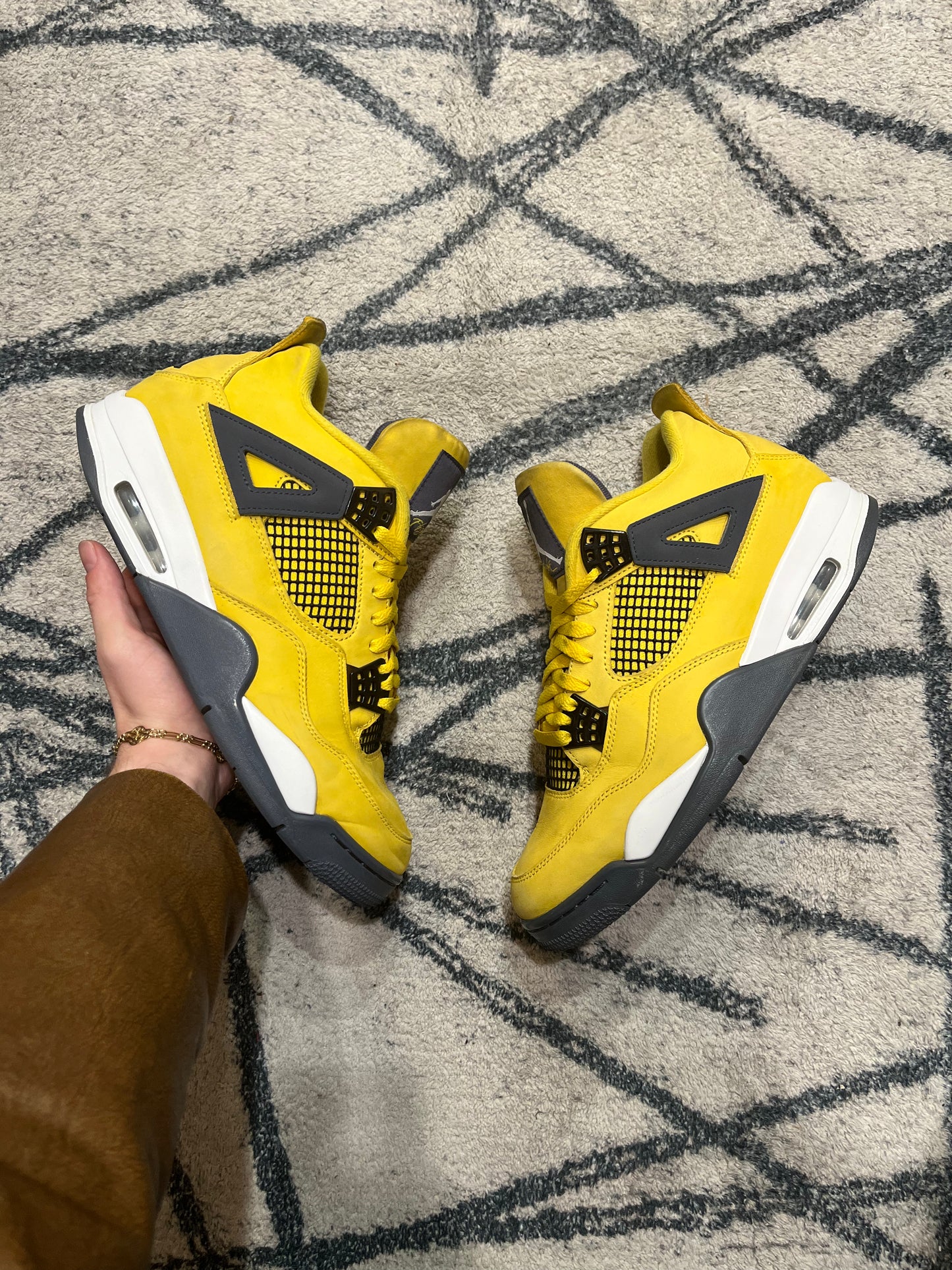 Air Jordan 4 Lightning