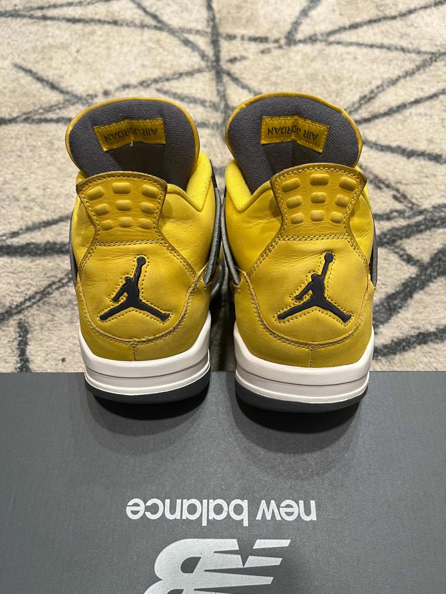 Air Jordan 4 Lightning