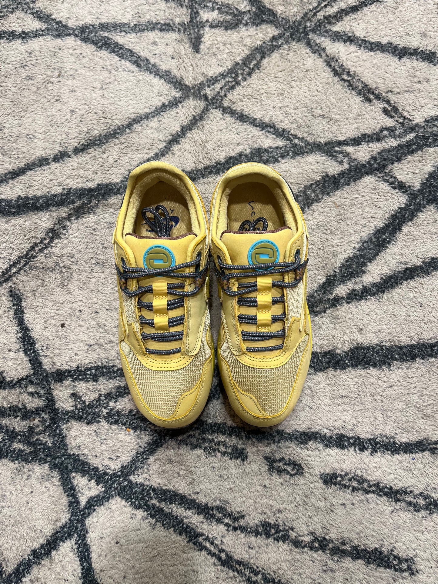 Nike Air Max 1 Travis Scott Saturn Gold