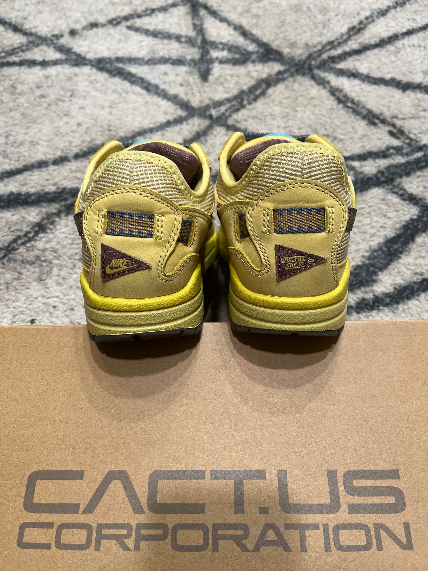 Nike Air Max 1 Travis Scott Saturn Gold