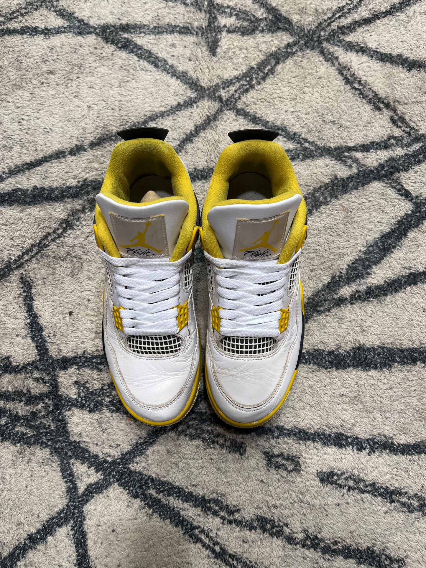 Air Jordan 4 Vivid Sulfur