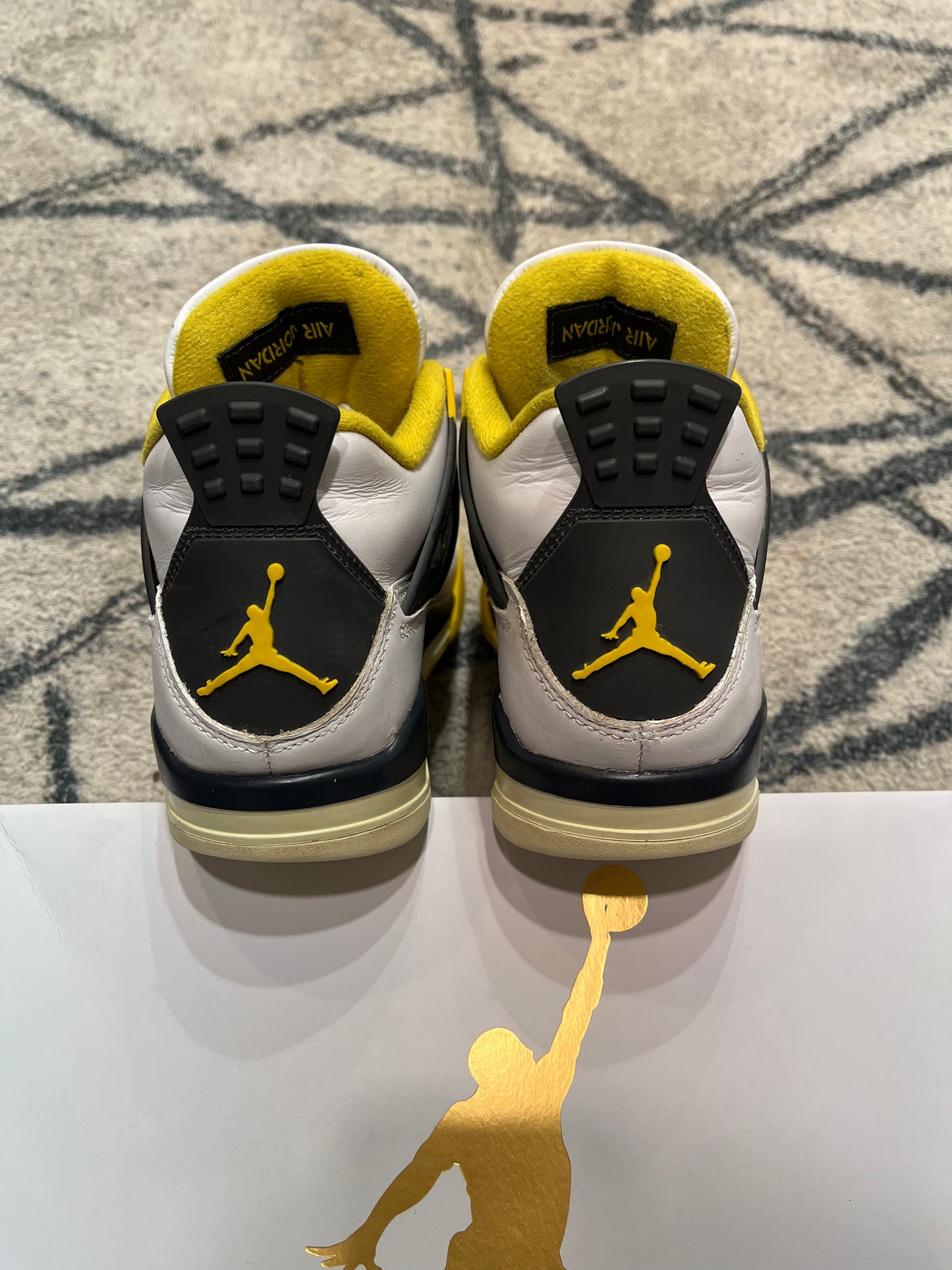 Air Jordan 4 Vivid Sulfur