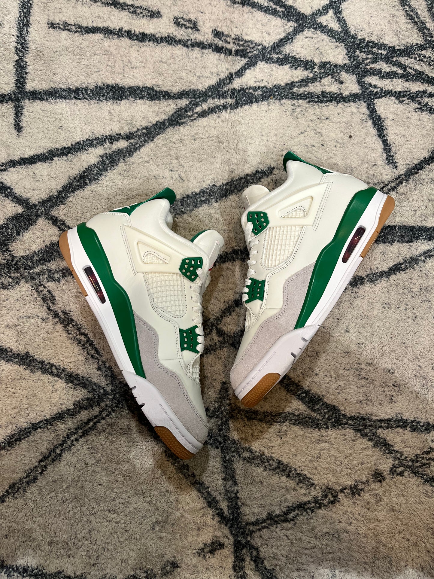 Air Jordan 4 SB Pine Green