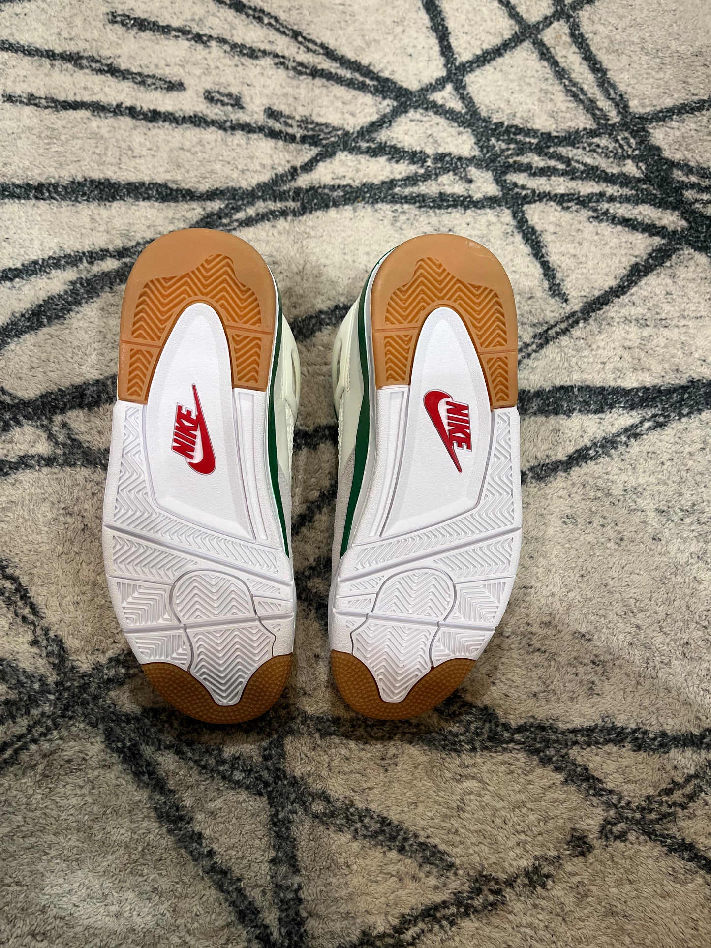 Air Jordan 4 SB Pine Green