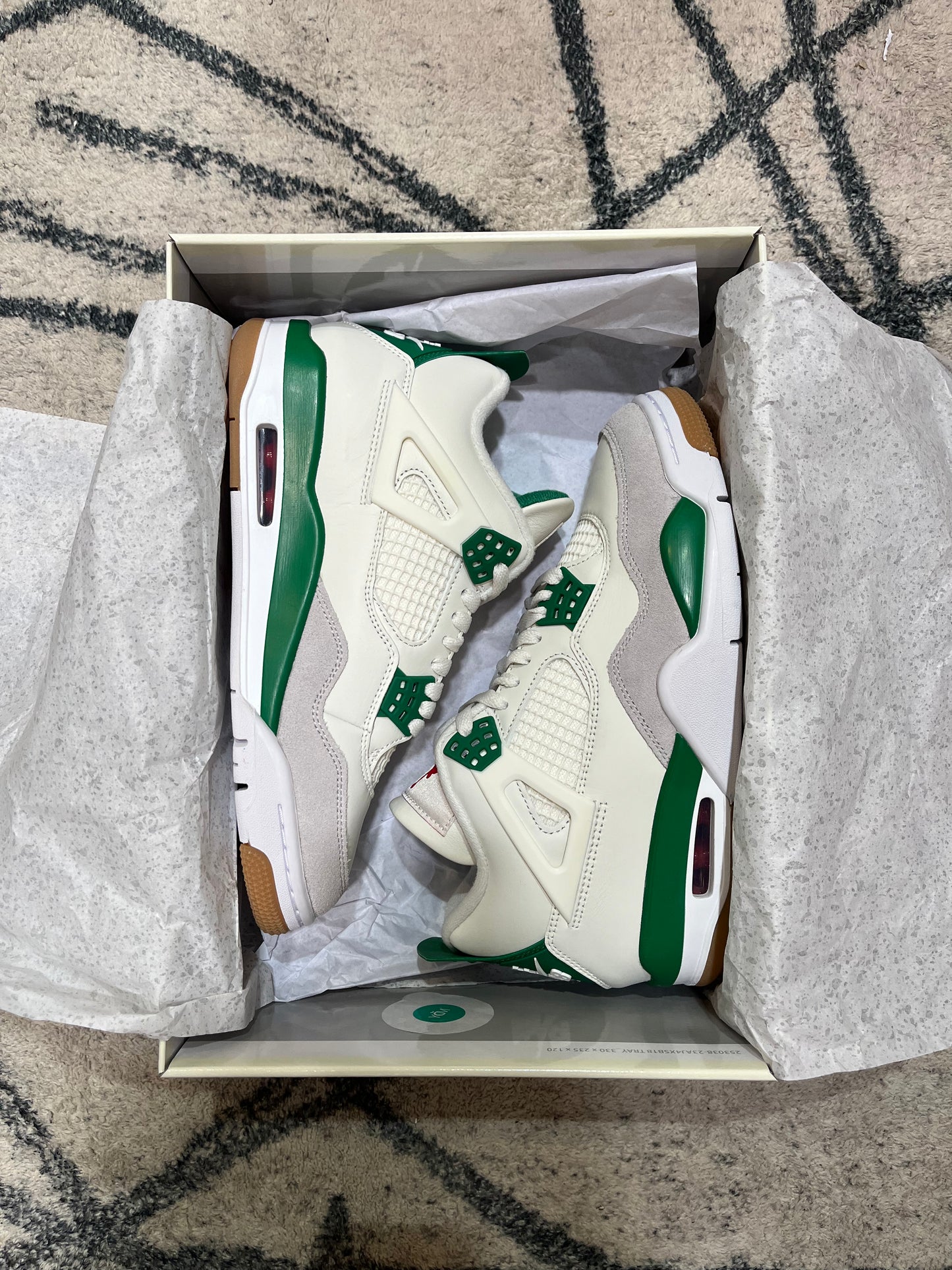 Air Jordan 4 SB Pine Green