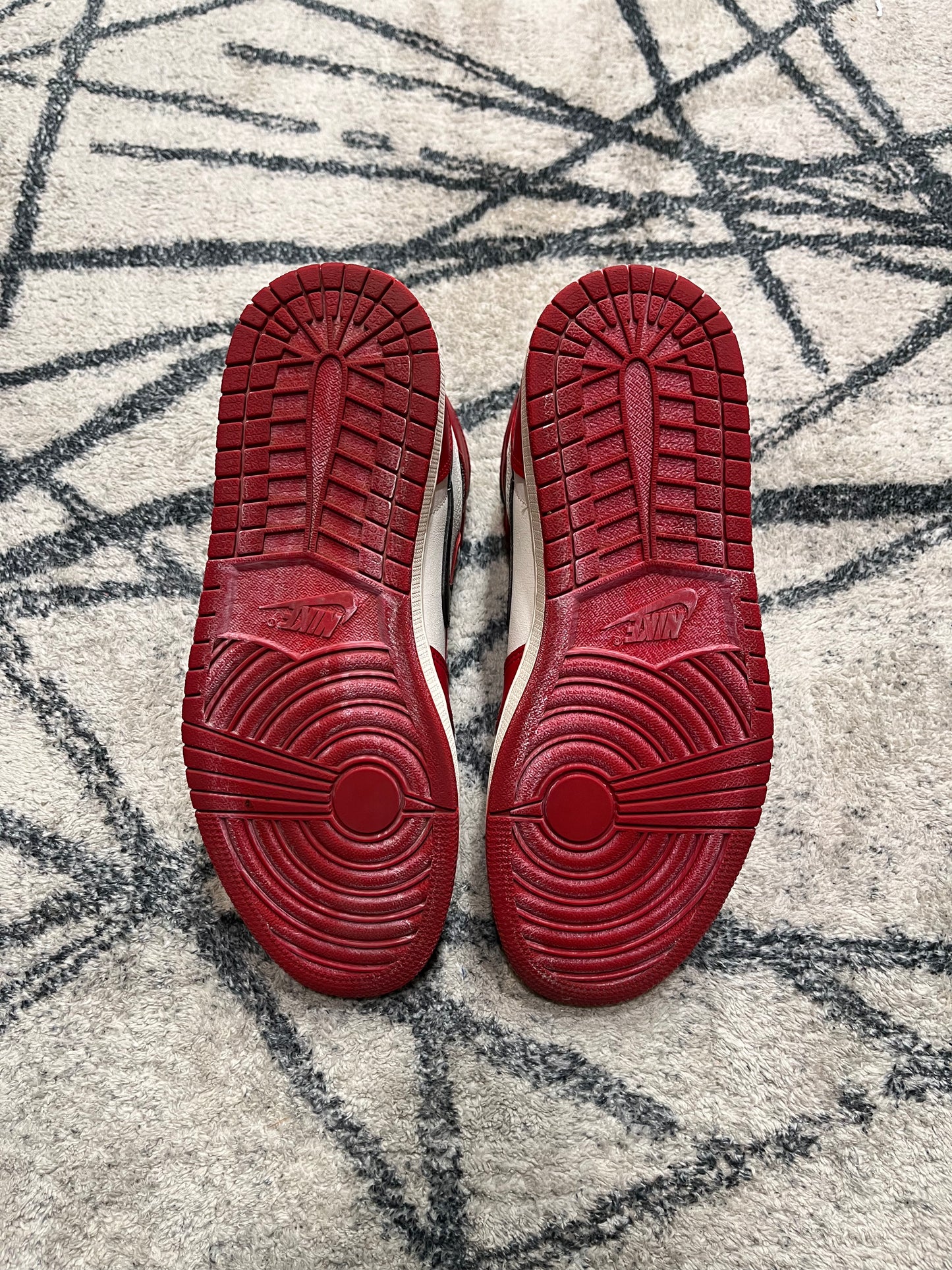 Air Jordan 1 Lost & Found