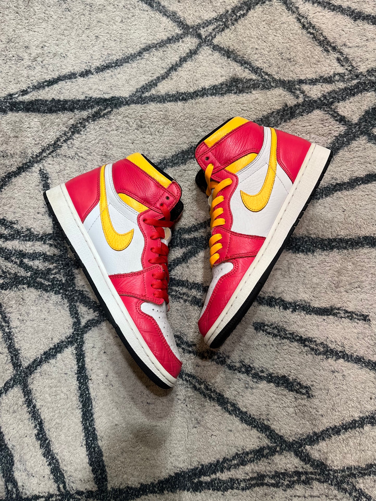 Air Jordan 1 Light Fusion Red
