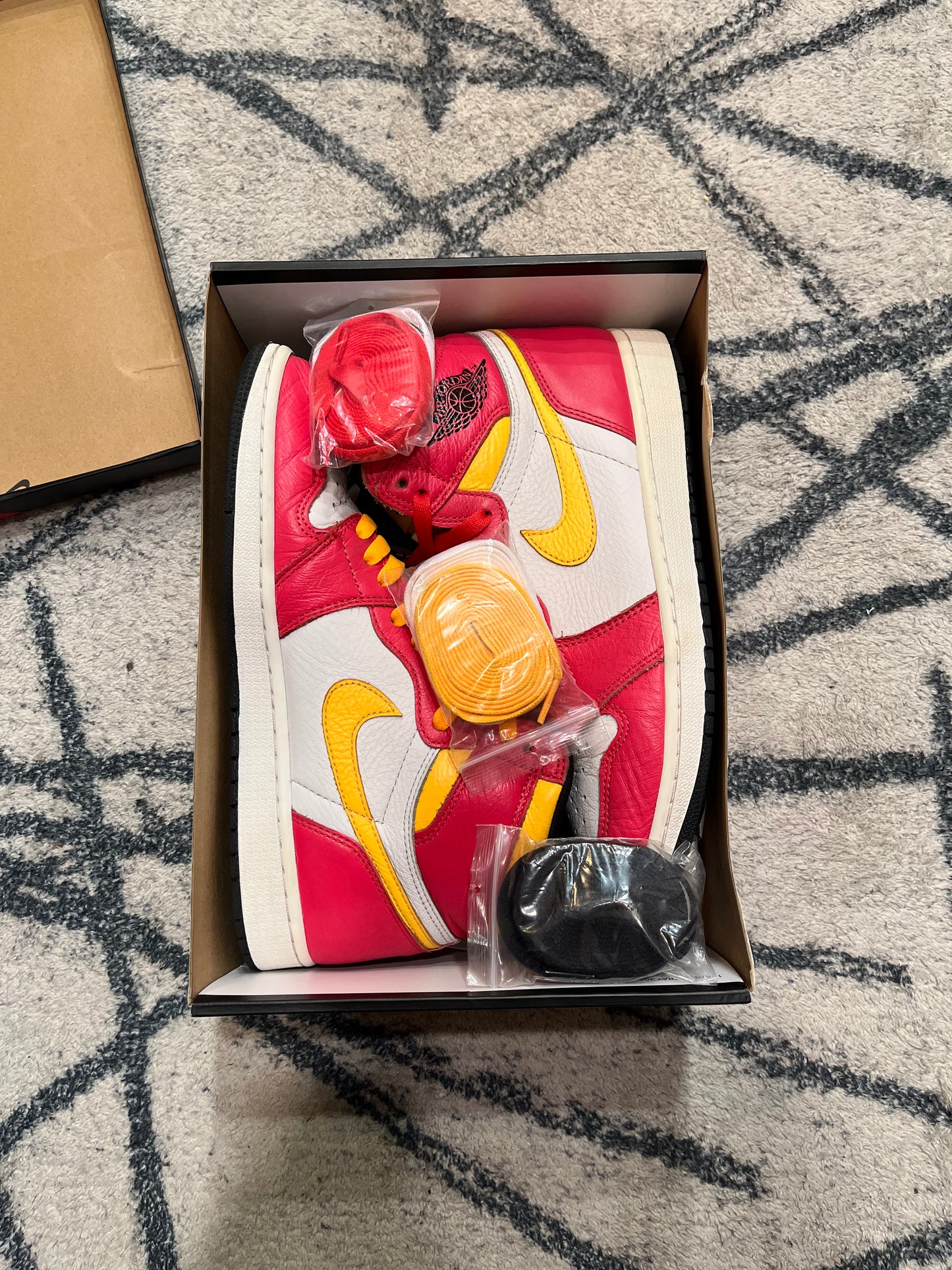Air Jordan 1 Light Fusion Red