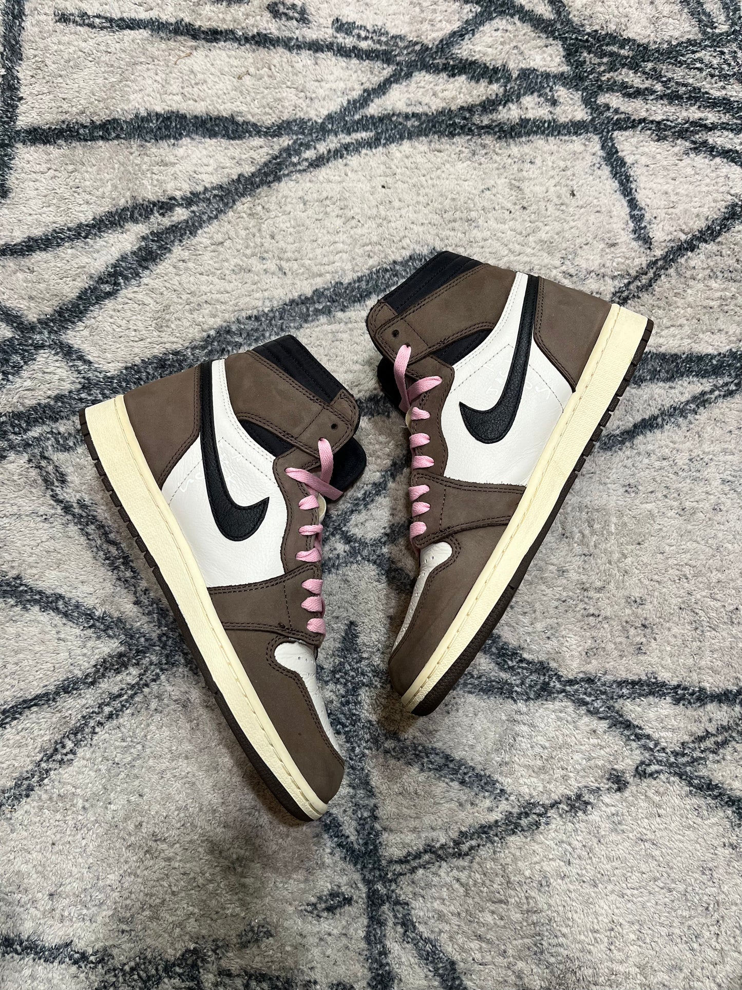 Air Jordan 1 High Travis Reverse Mocha
