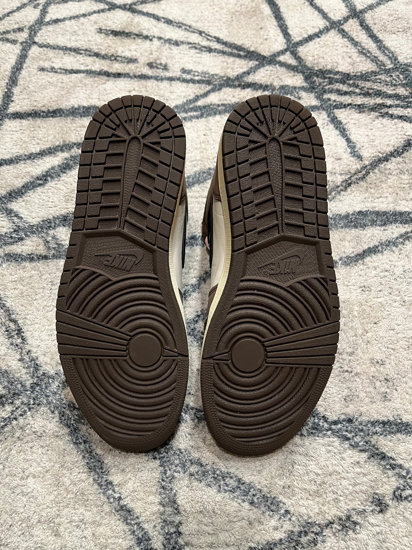 Air Jordan 1 High Travis Reverse Mocha