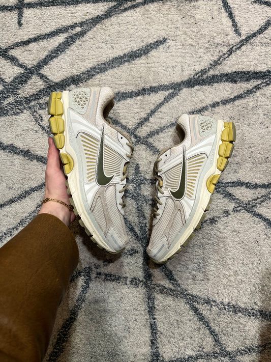 Nike Vomero 5 Light Bone Medium Olive