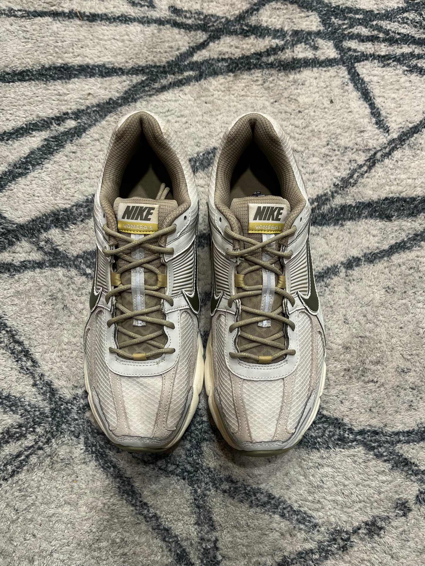 Nike Vomero 5 Light Bone Medium Olive